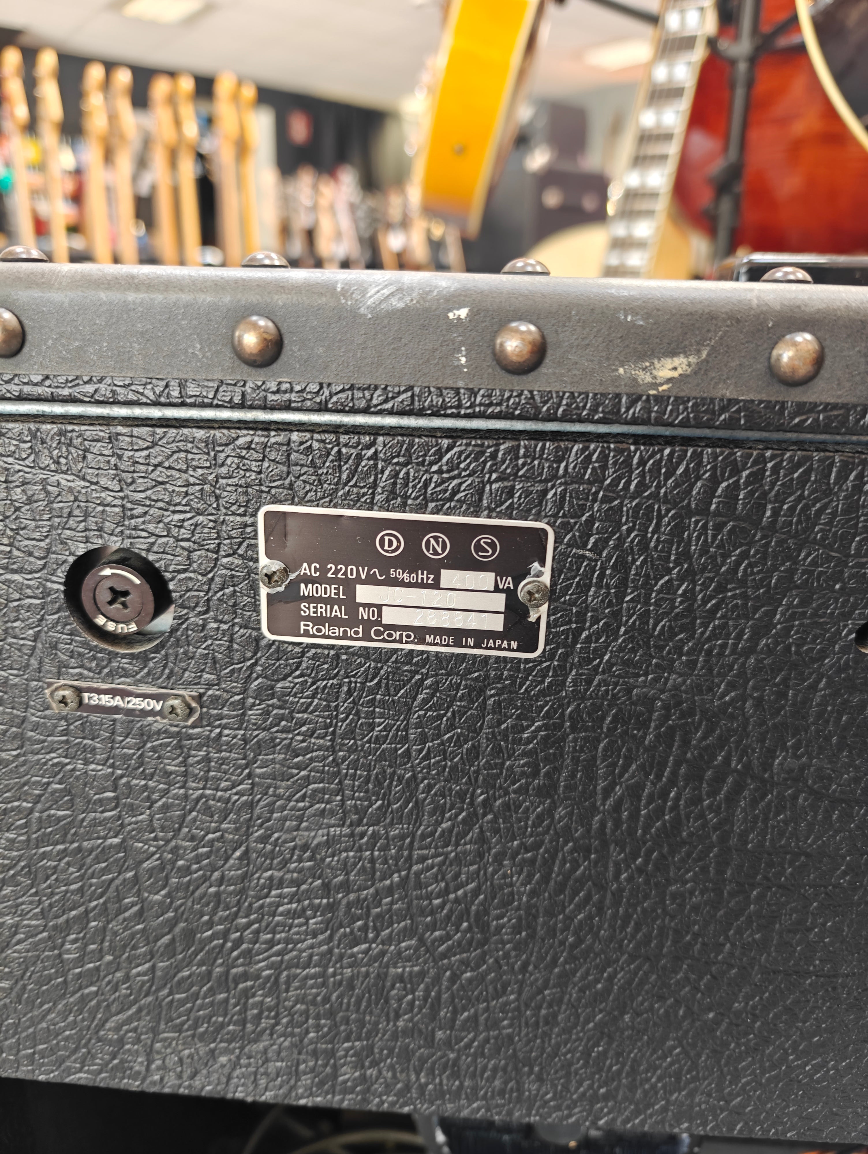 Roland JC-120 Jazz Chorus 2-Channel 120-Watt 2x12" 1983