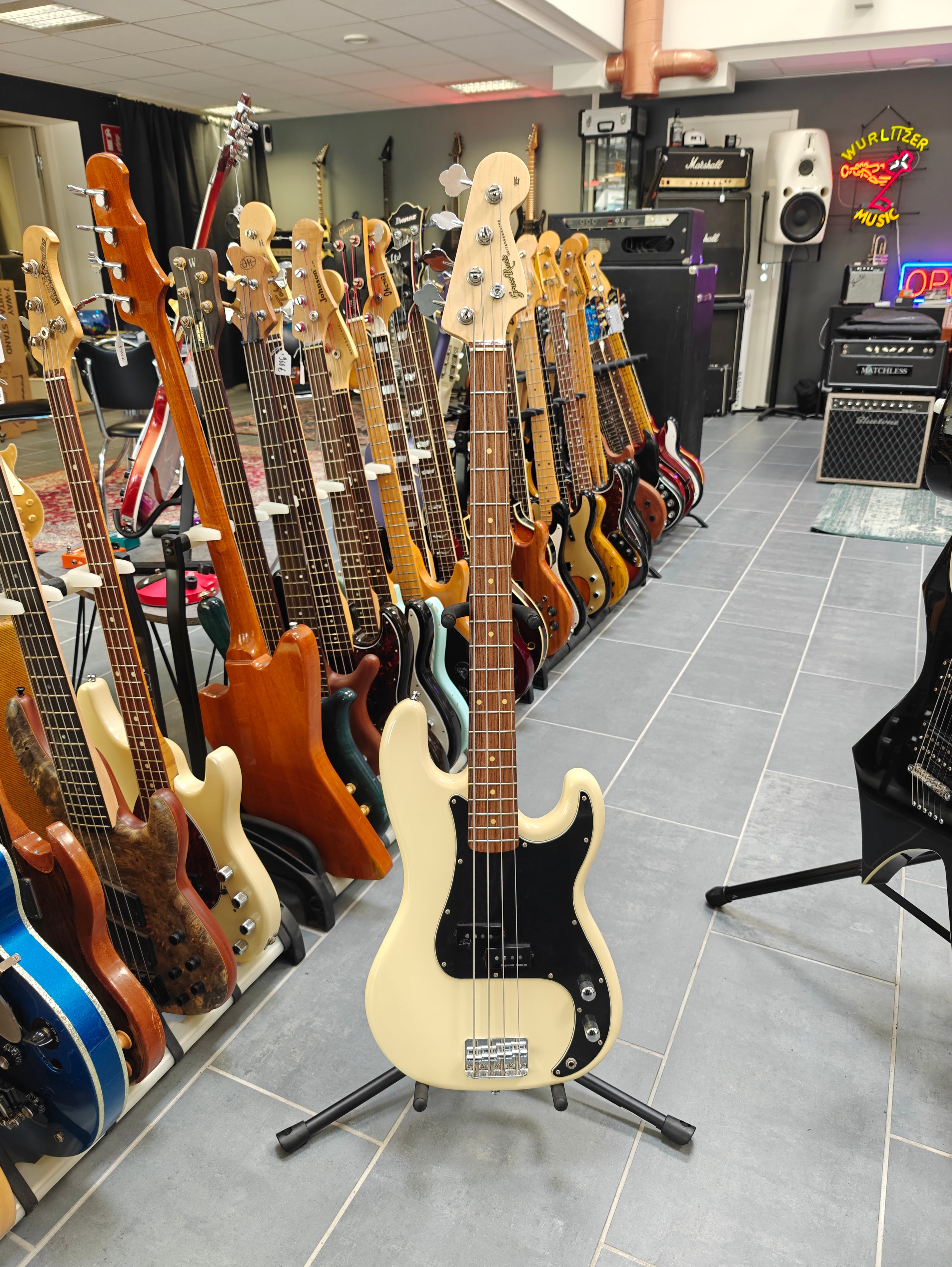 ESP GrassRoots G-PB-55R w/ Seymour Duncan Steve Harris P-Bass Pickup