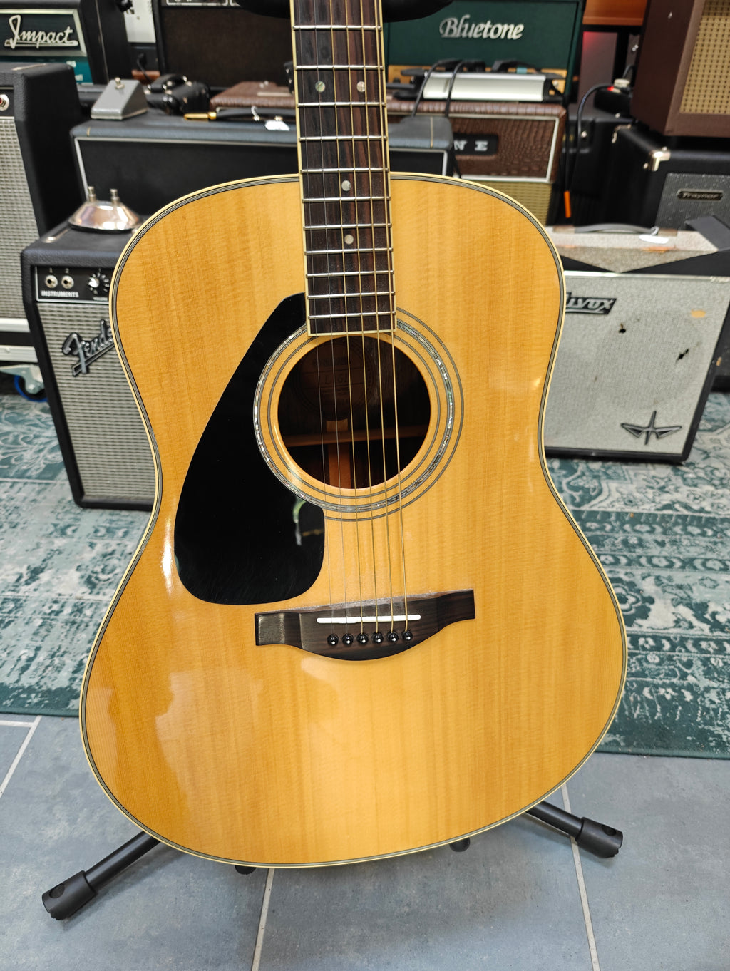 Yamaha LL16L