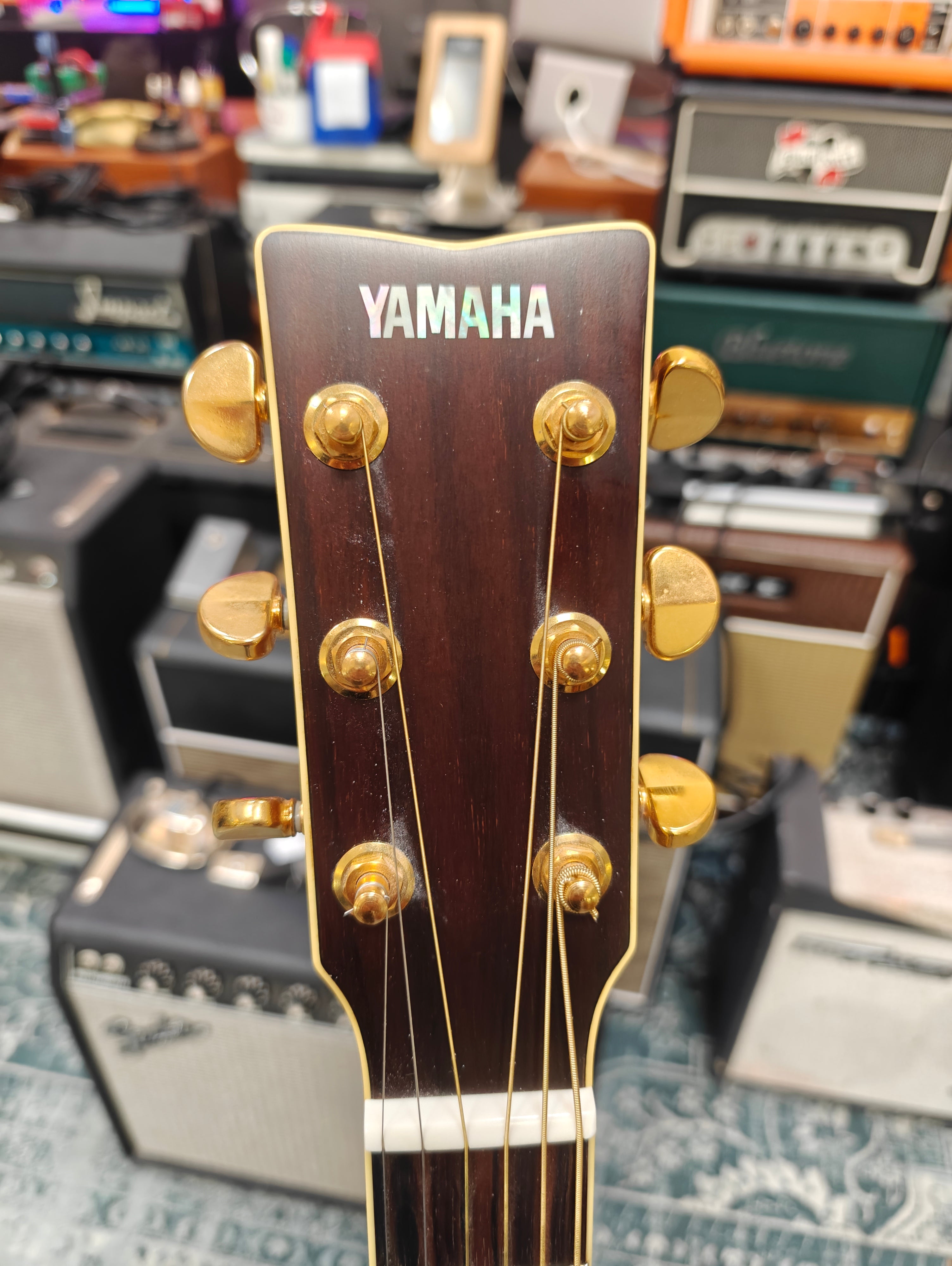 Yamaha LL16L