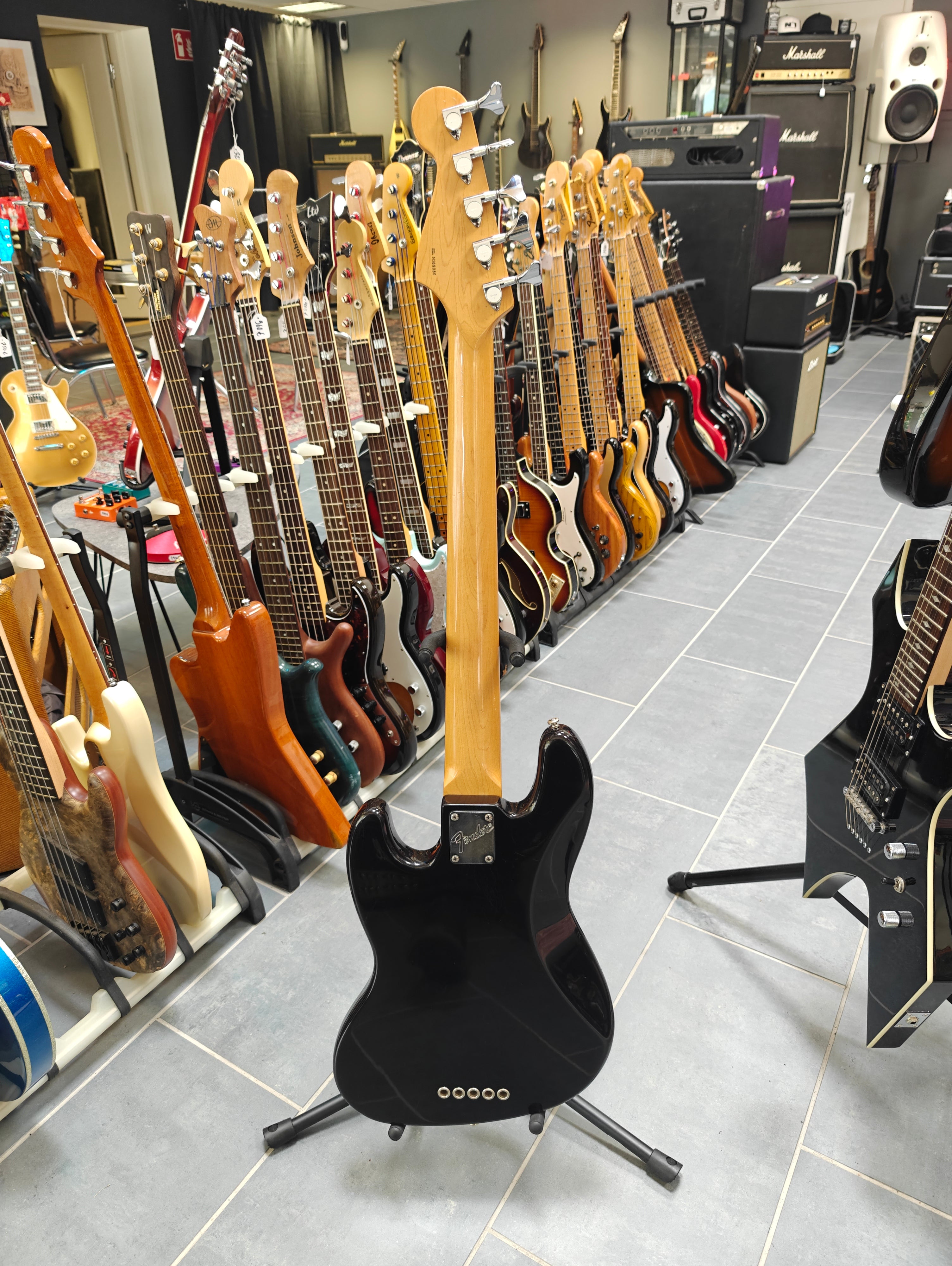 Fender American Standard Jazz Bass V 1995 – Tonefest Guitar Gallery