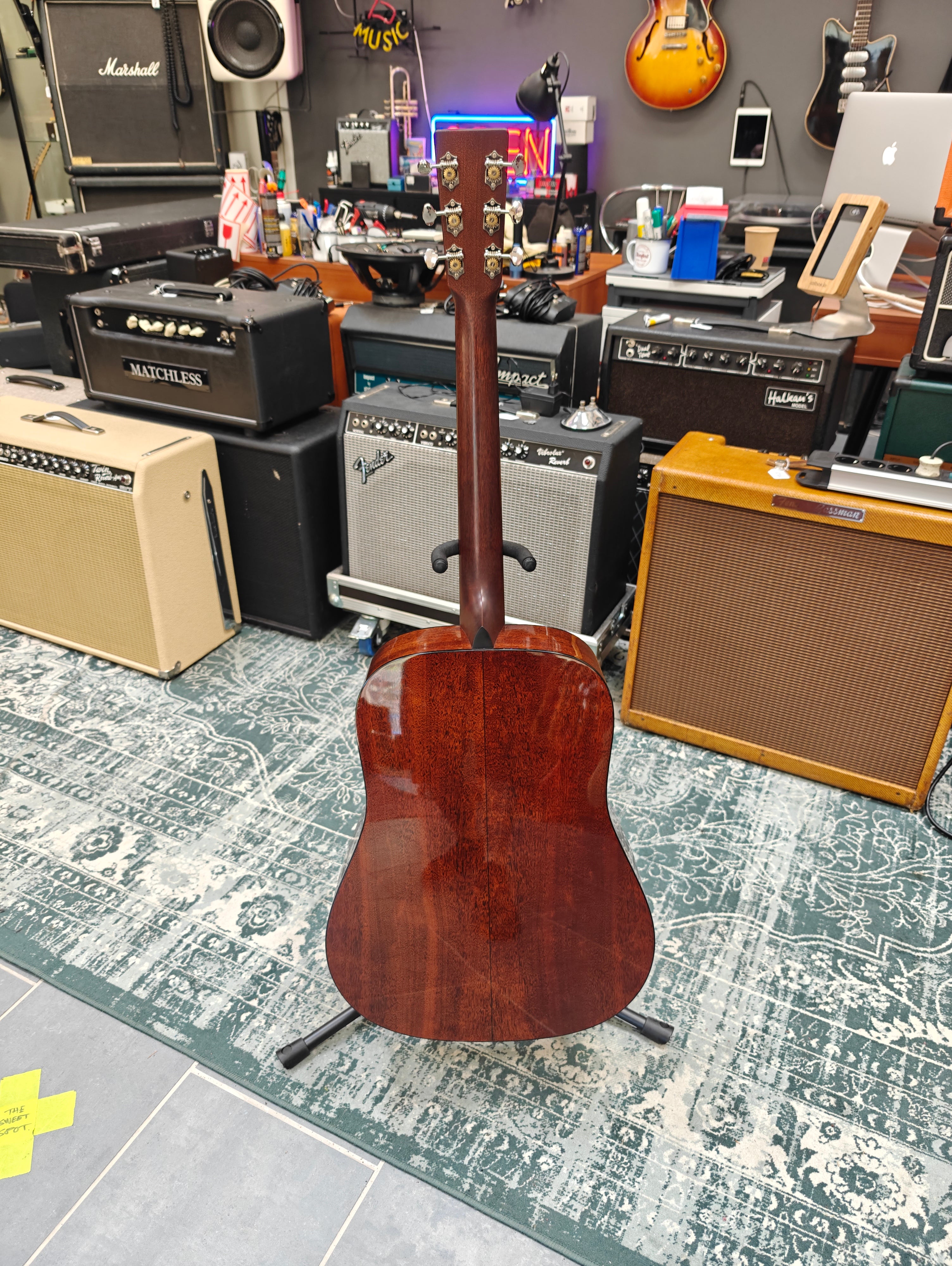 Martin D-18