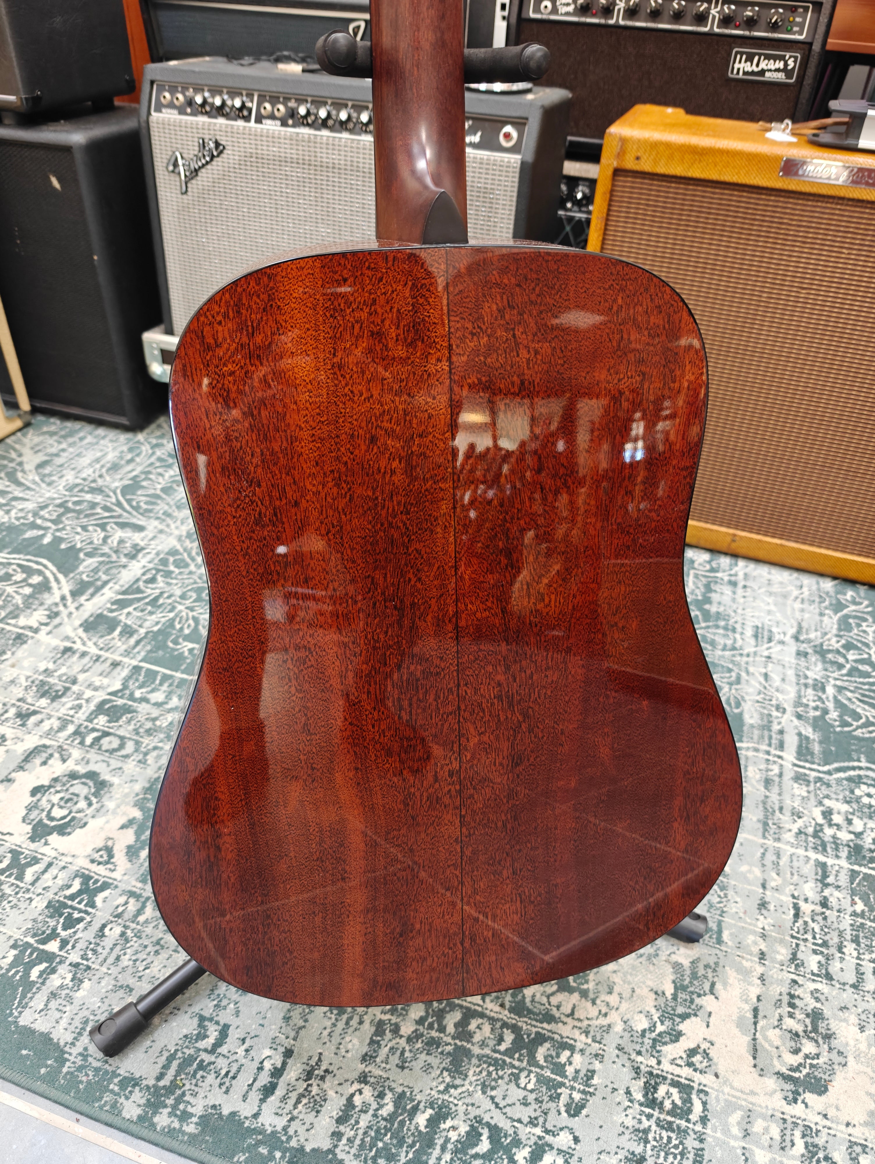 Martin D-18