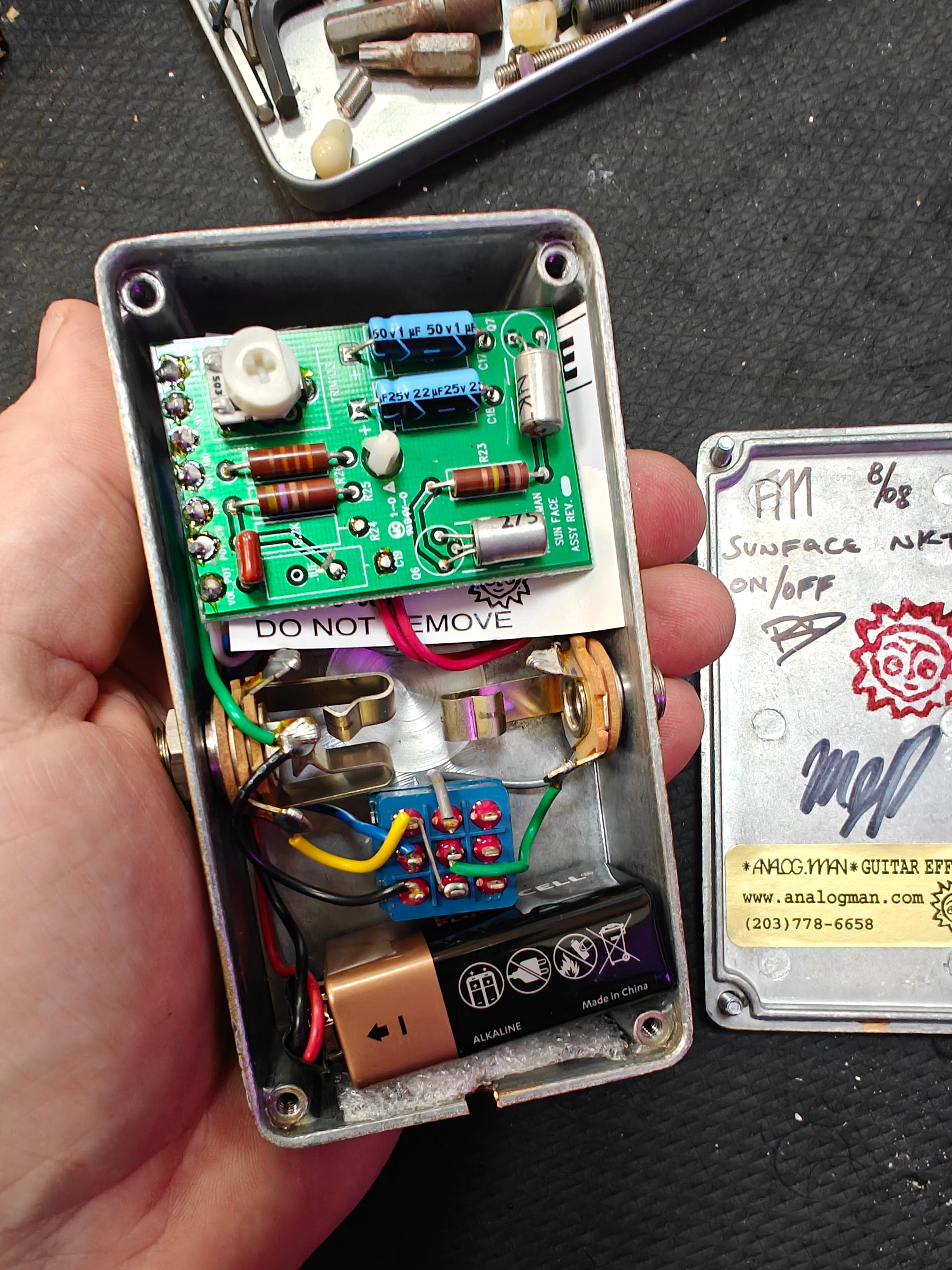 Analogman Sun Face NKT 275 White Dot Low Gain 2008 – Tonefest