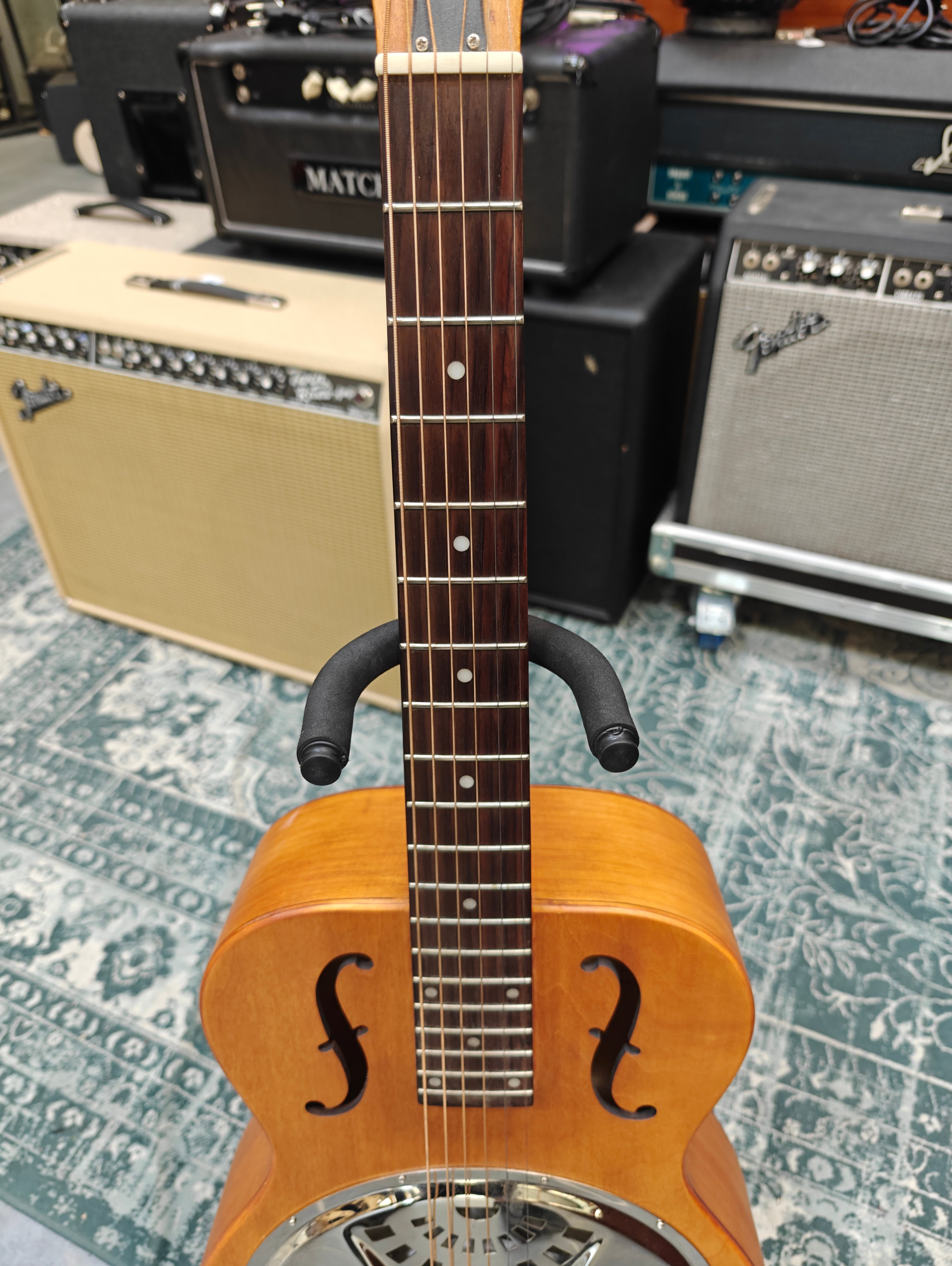 Dobro Hound Dog Round Neck