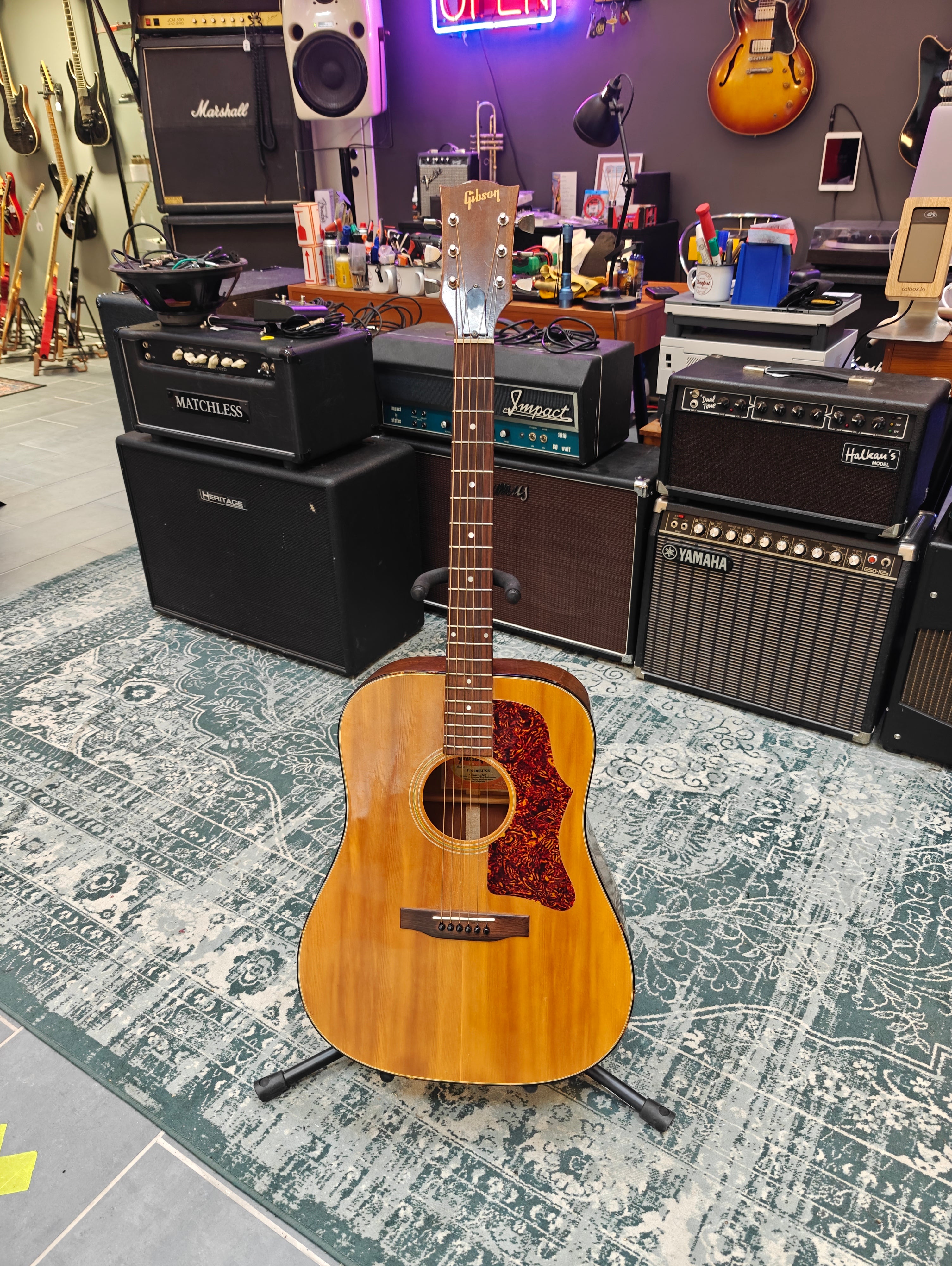 Gibson J-50 Deluxe 1973