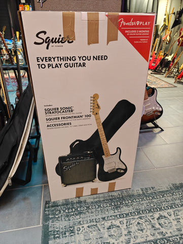 Squier Sonic Stratocaster Pack