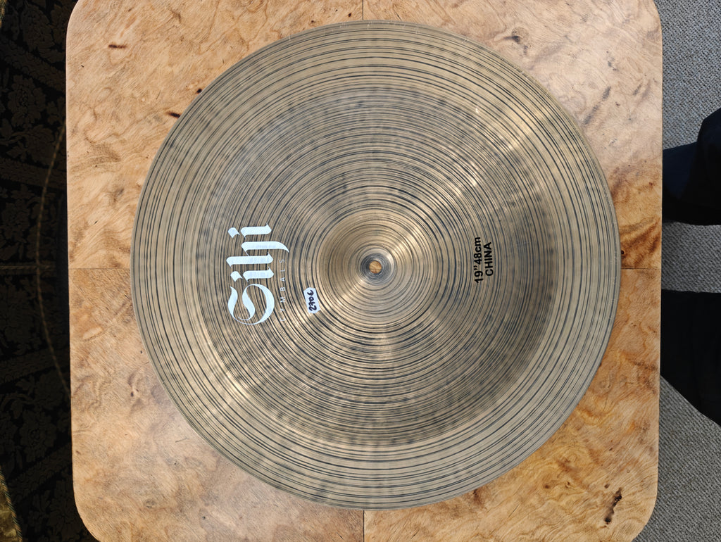 Sihi Sysi 19" China 1360g
