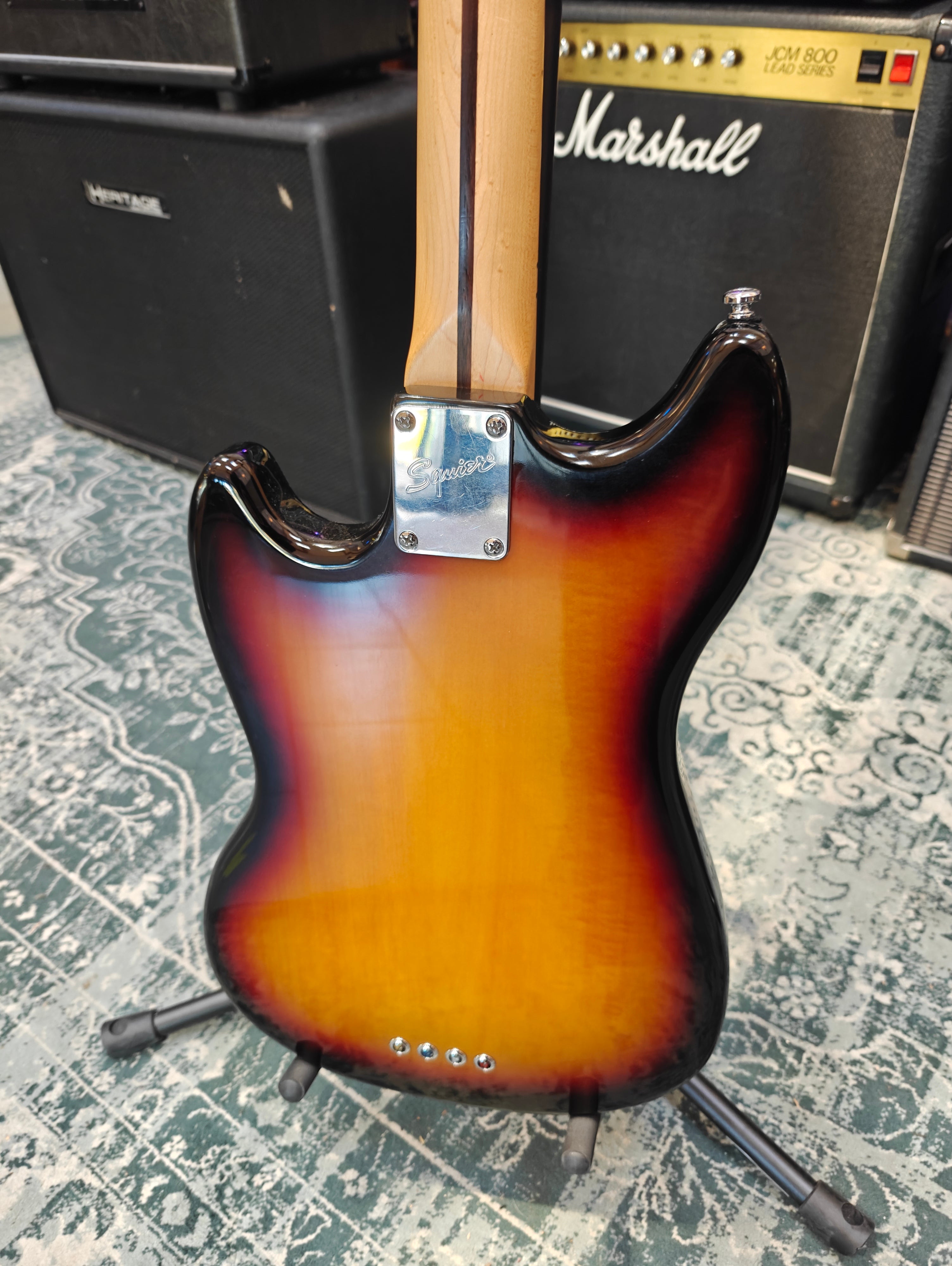 Squier Vintage Modified Mustang Bass 2011 w/Fender Hard Shell Case