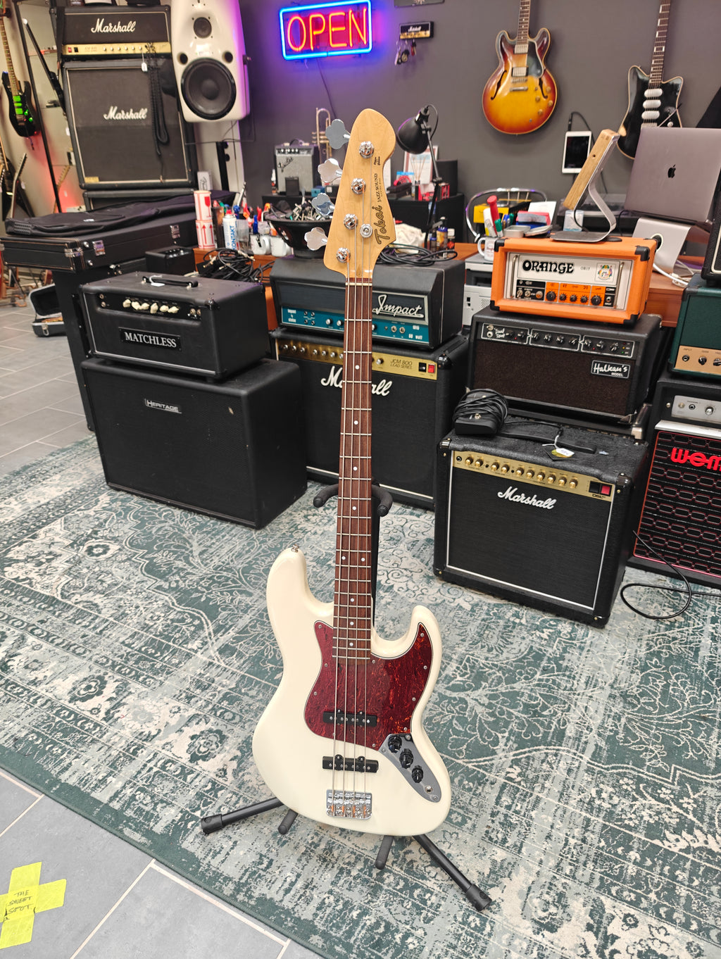Tokai AJB-58 Olympic White