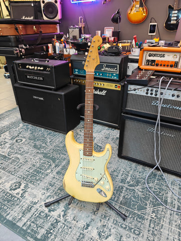 Fender Road Worn '60s Stratocaster Vintage White 2022