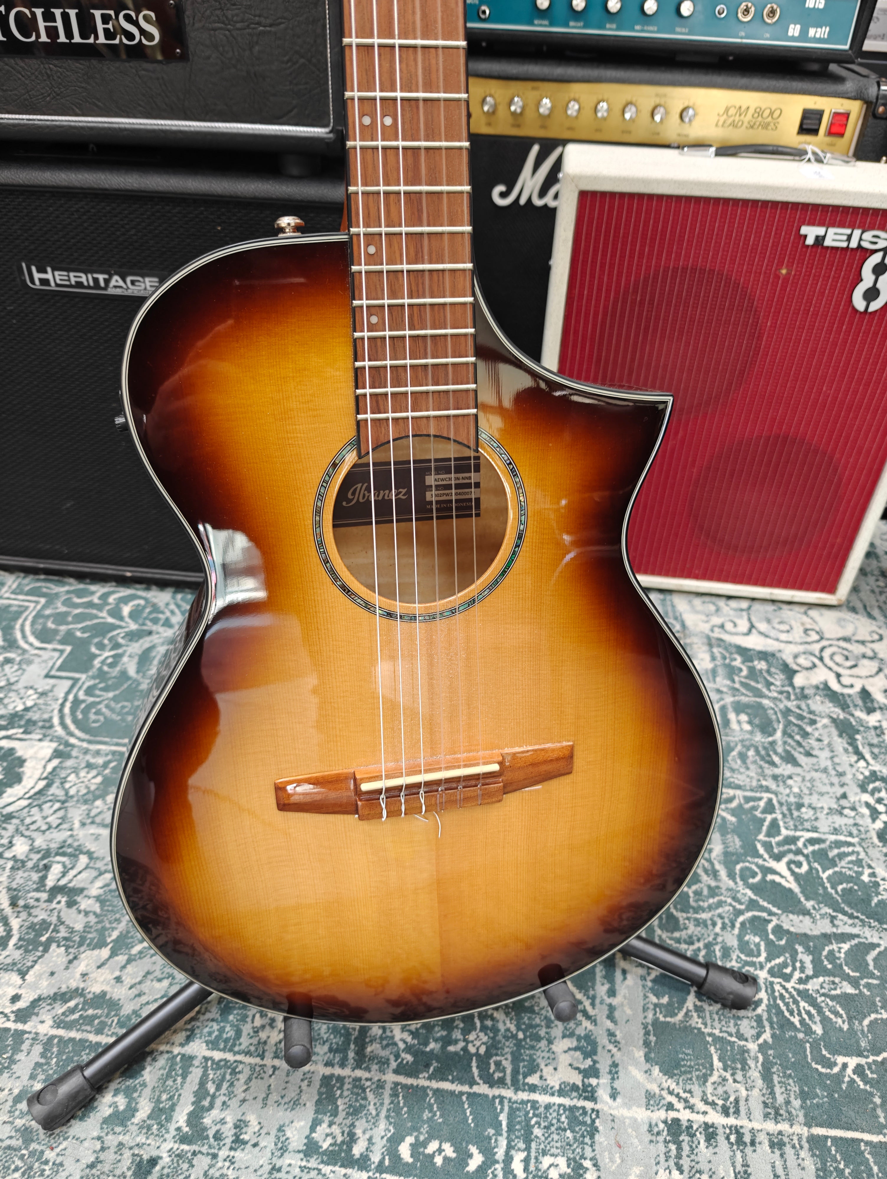 Ibanez AEWC300N-NNB