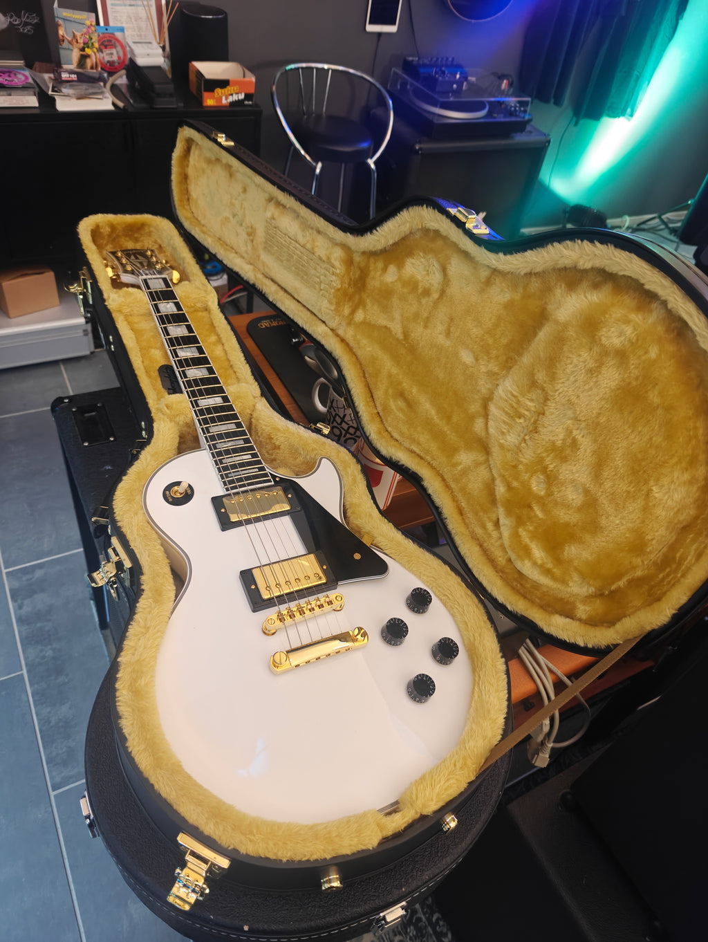Epiphone Les Paul Custom Alpine White Inspired by Gibson Custom