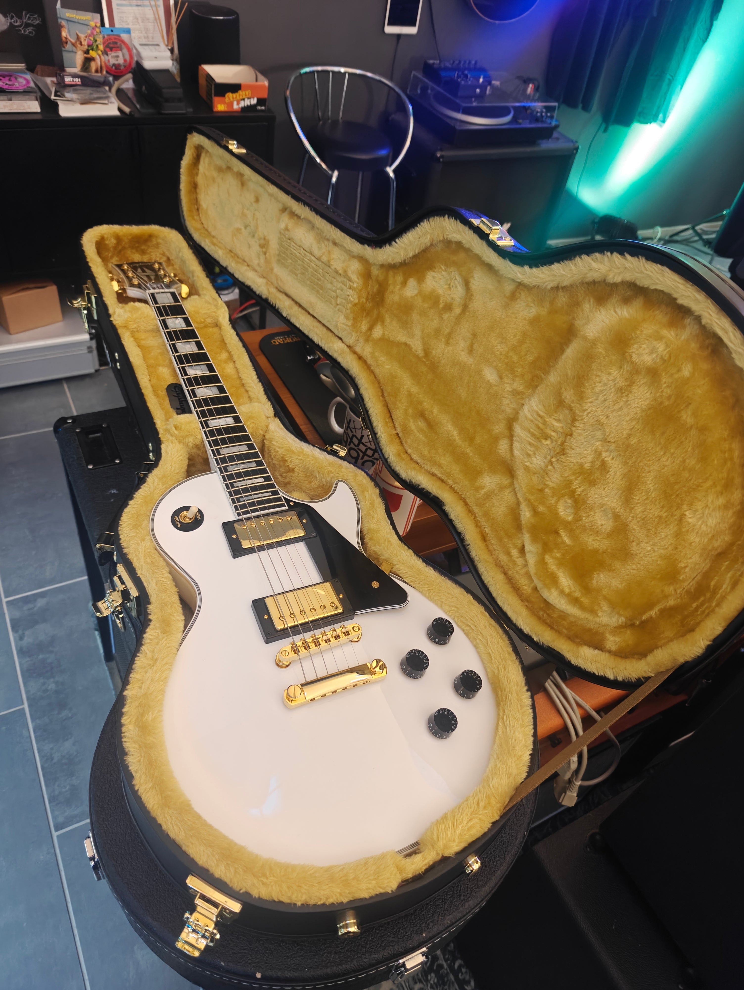 Epiphone Les Paul Custom Alpine White Inspired by Gibson Custom