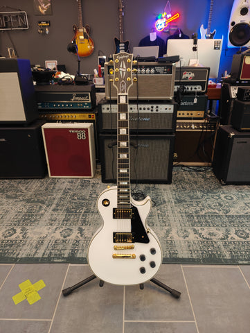 Epiphone Les Paul Custom Alpine White Inspired by Gibson Custom