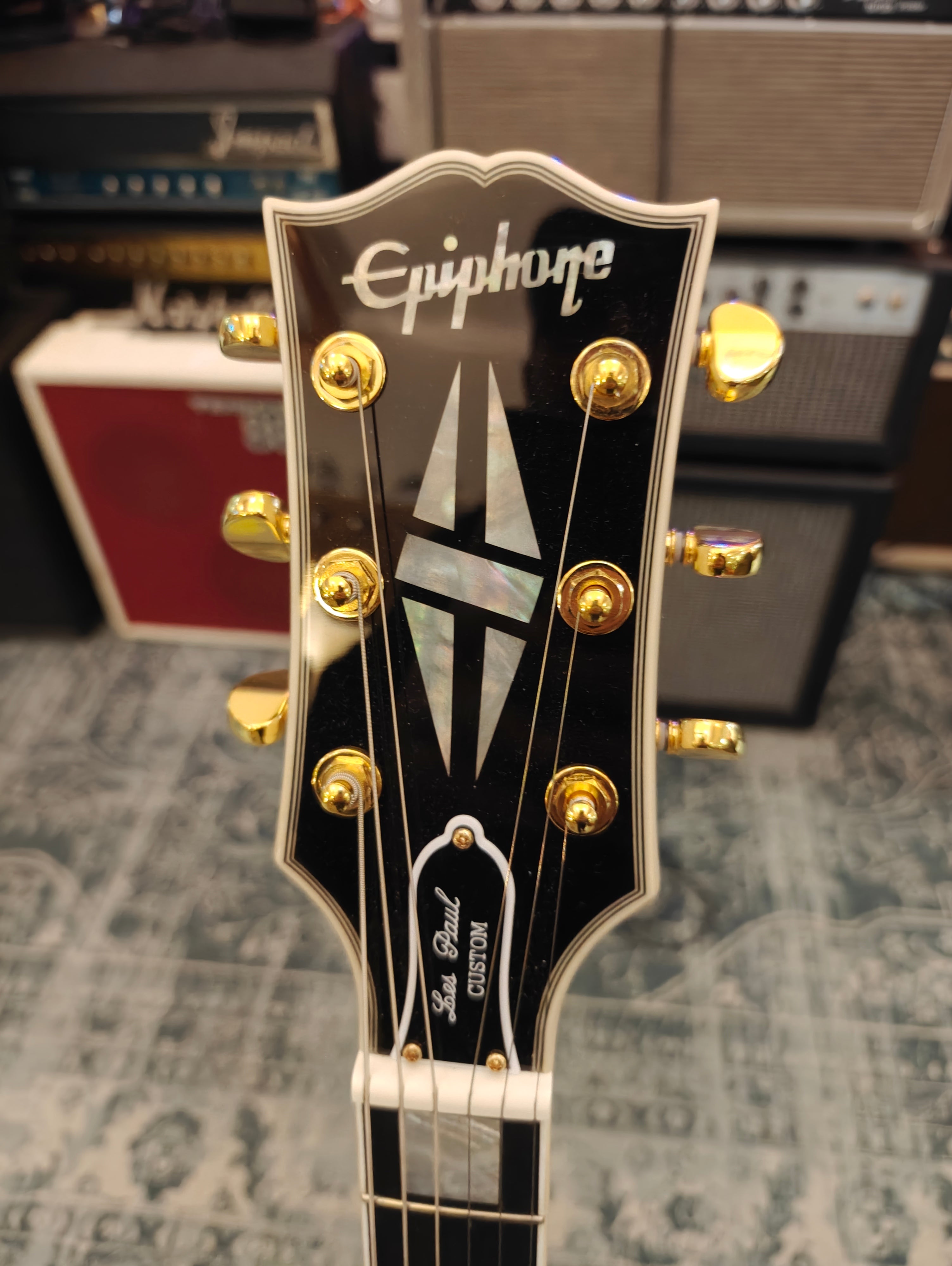 Epiphone Les Paul Custom Alpine White Inspired by Gibson Custom
