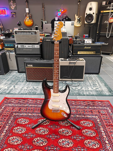 Fender Classic Series '60s Stratocaster w/ EMG DG20 Pro Series loaded pickguard