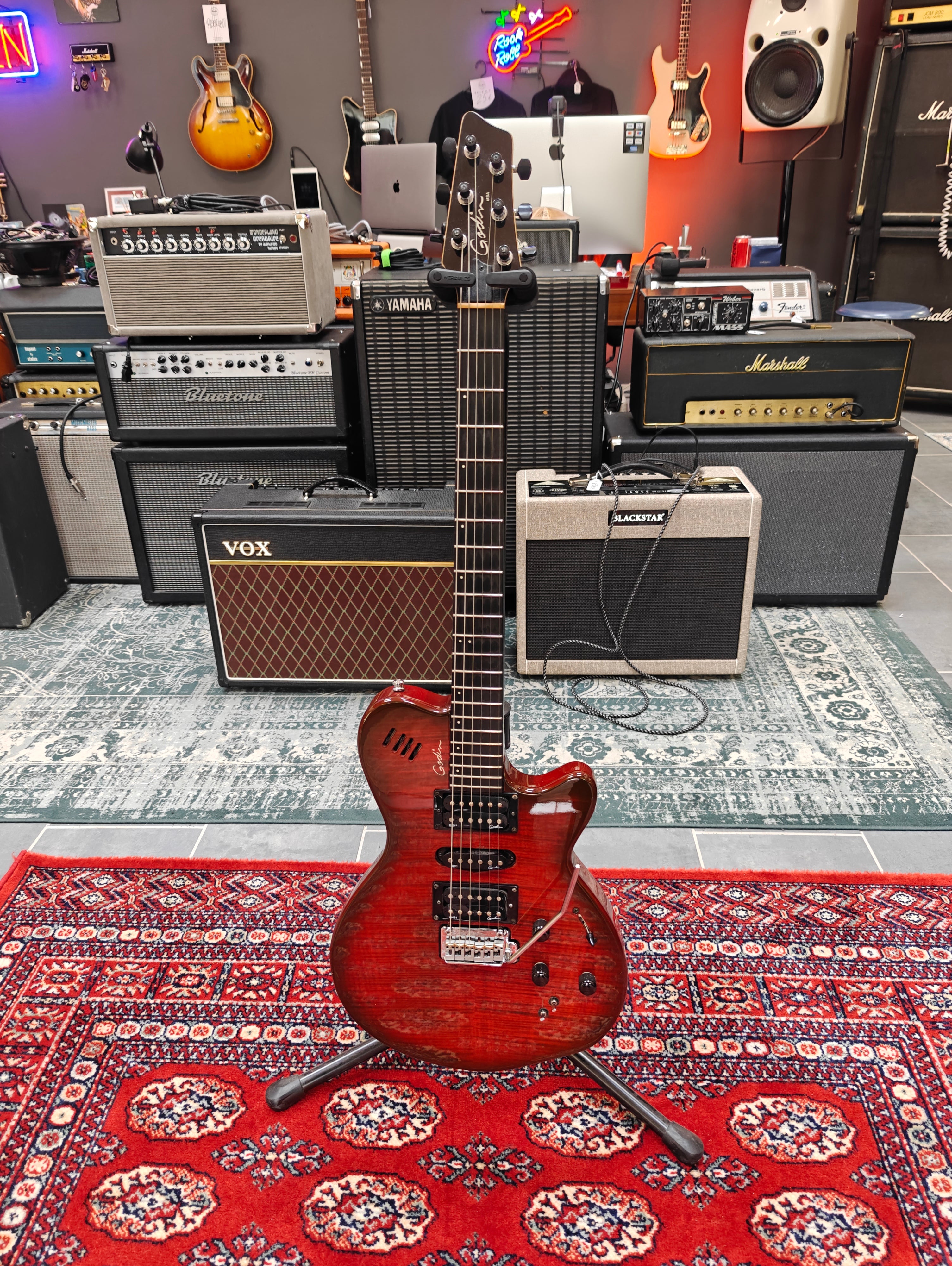 Godin xtSA Light Burst Flame