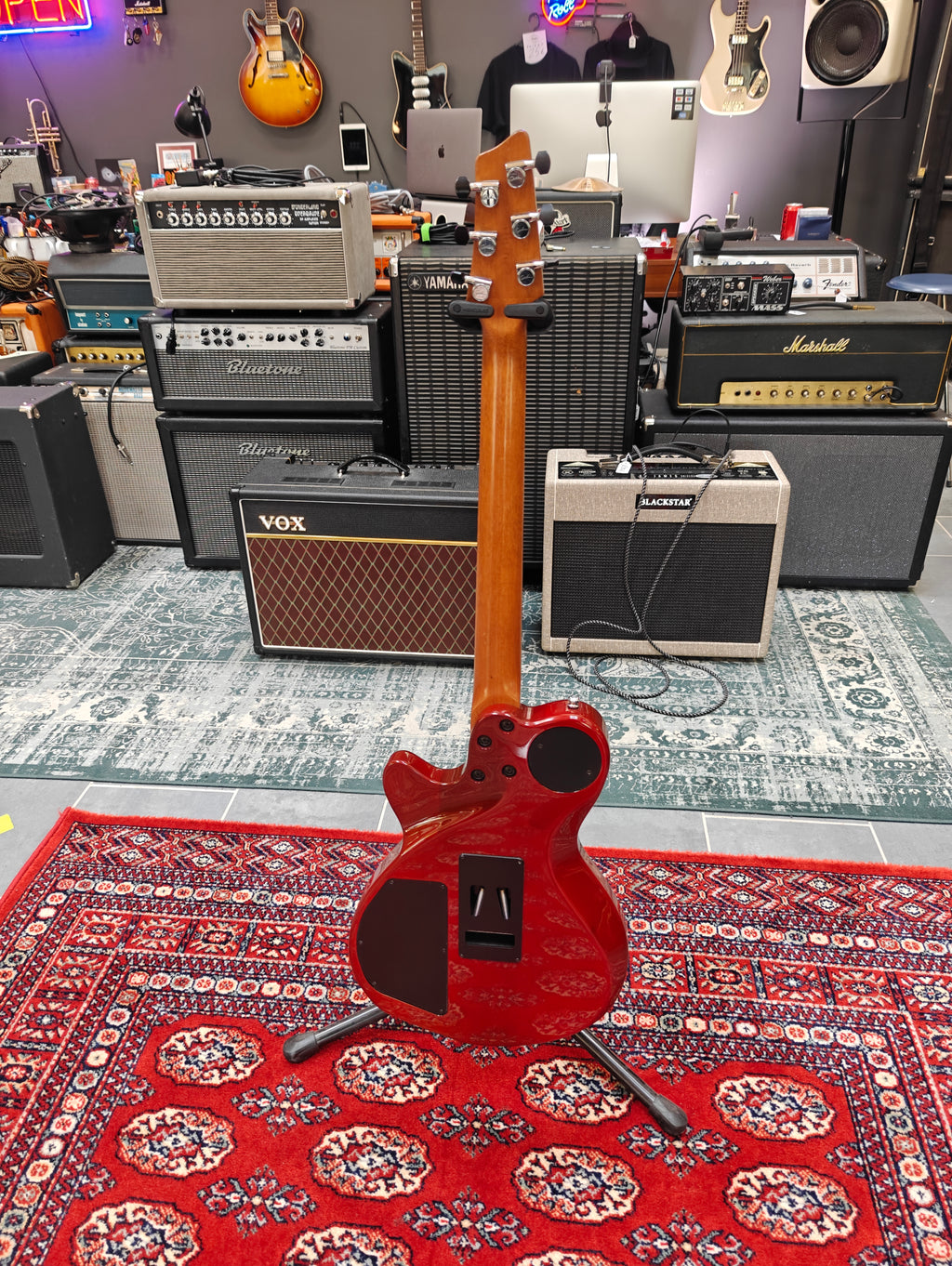 Godin xtSA Light Burst Flame