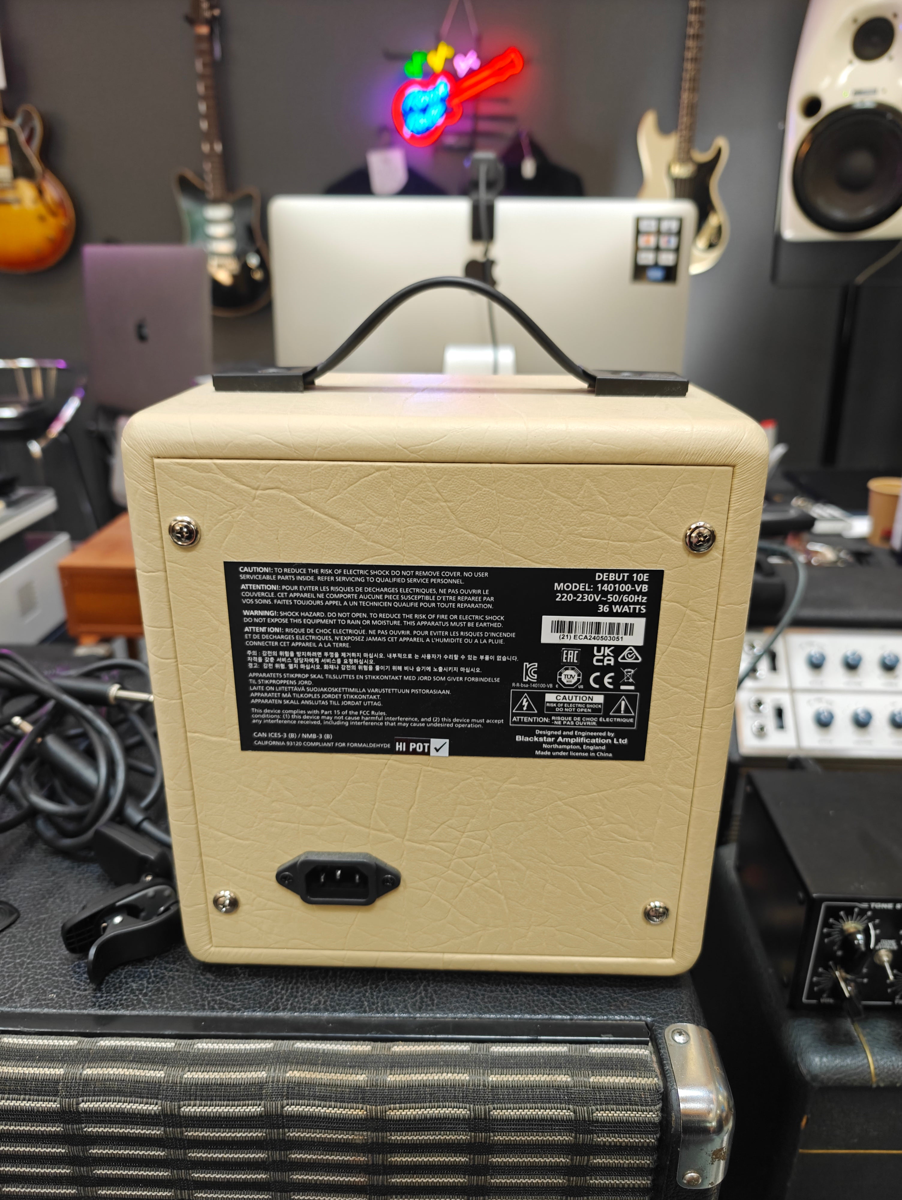 Blackstar Debut 10E