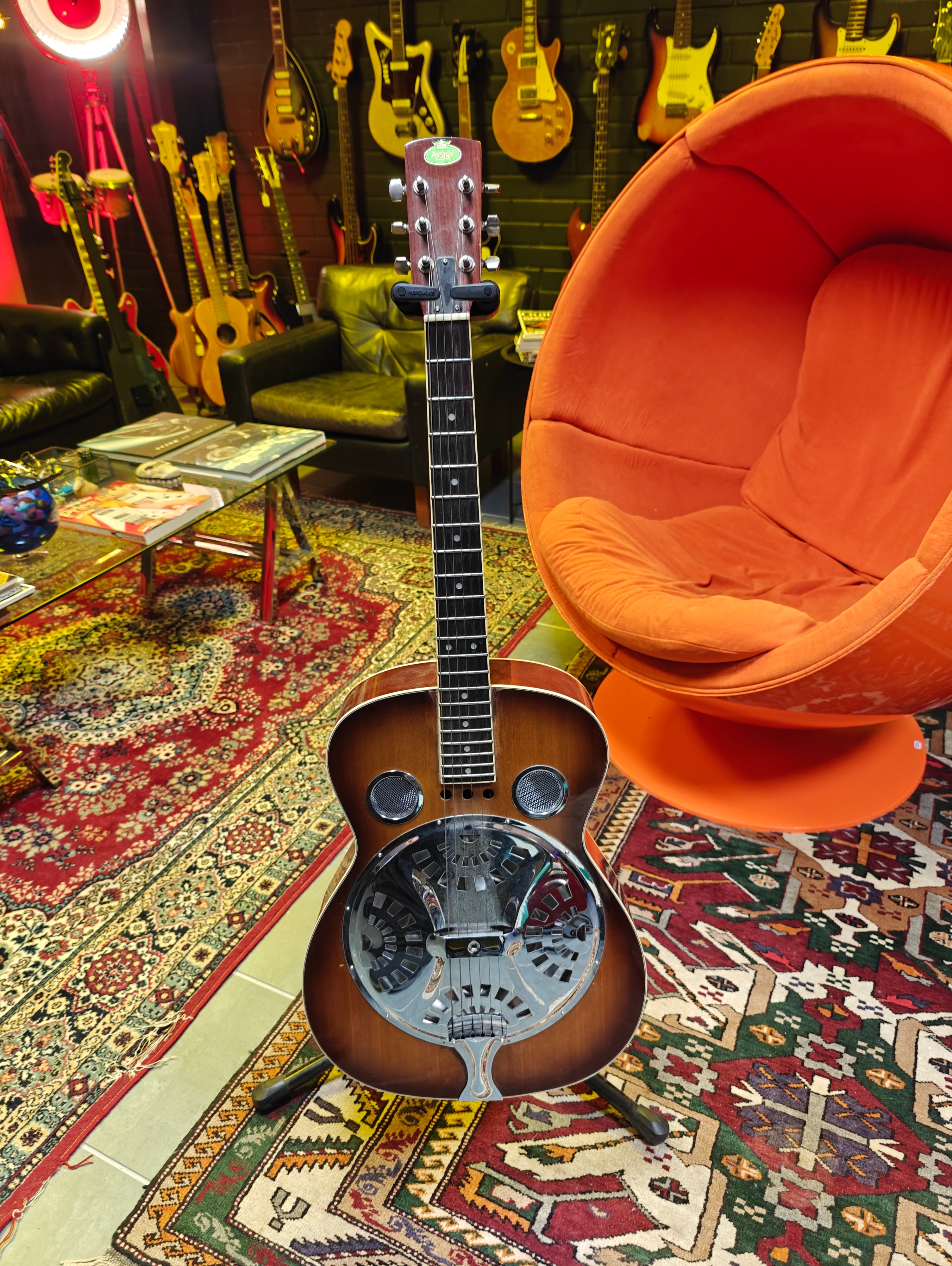 Regal RD-40 Rund hals akustisk resonatorgitarr