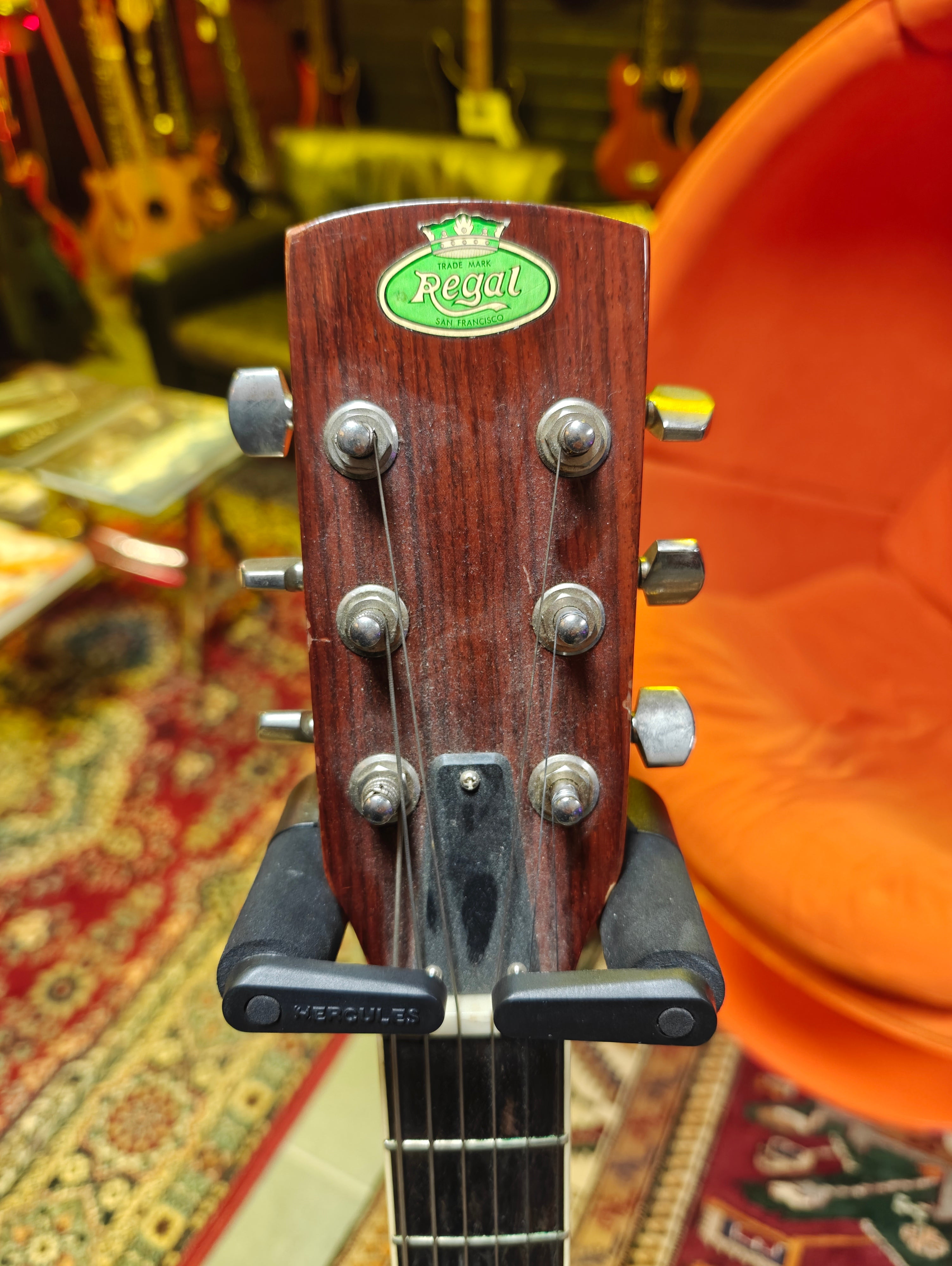 Regal RD-40 Rund hals akustisk resonatorgitarr