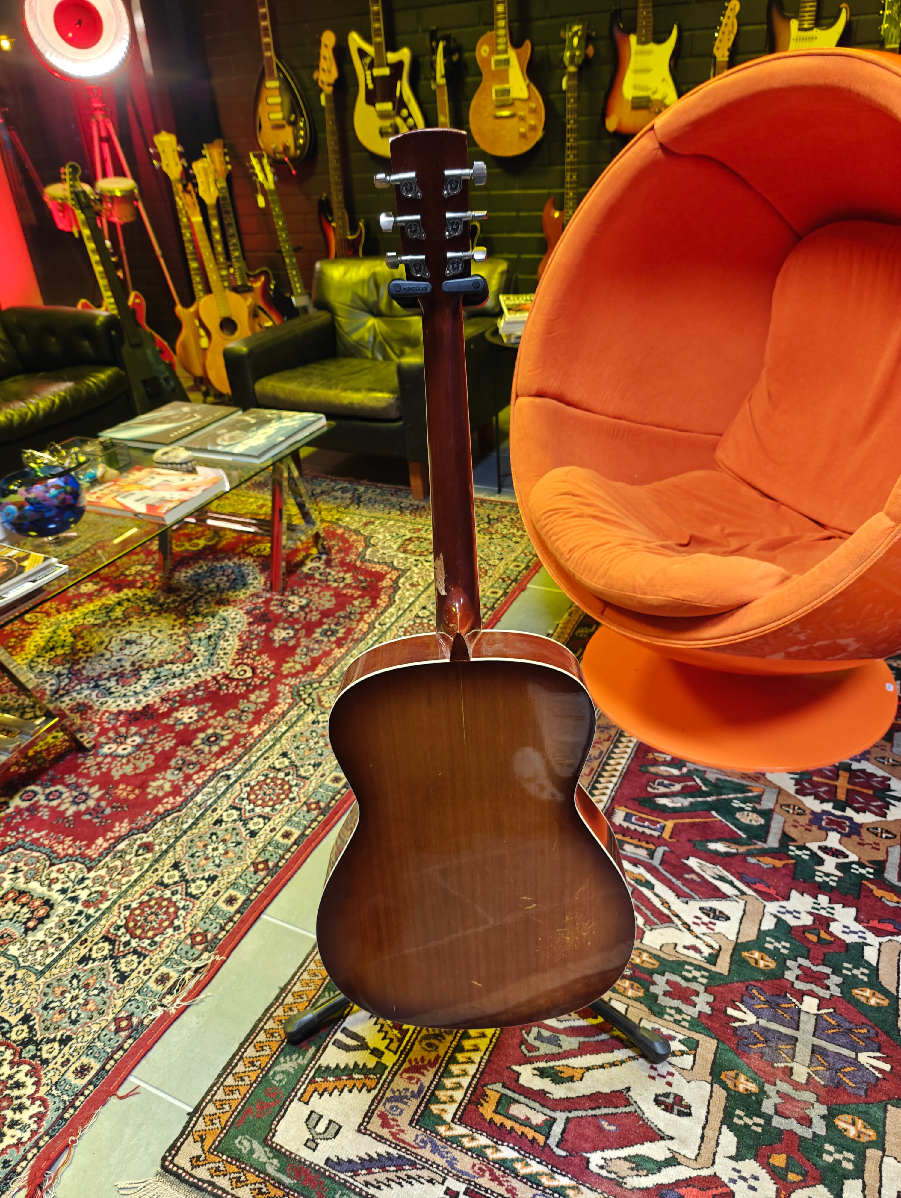 Regal RD-40 Rund hals akustisk resonatorgitarr