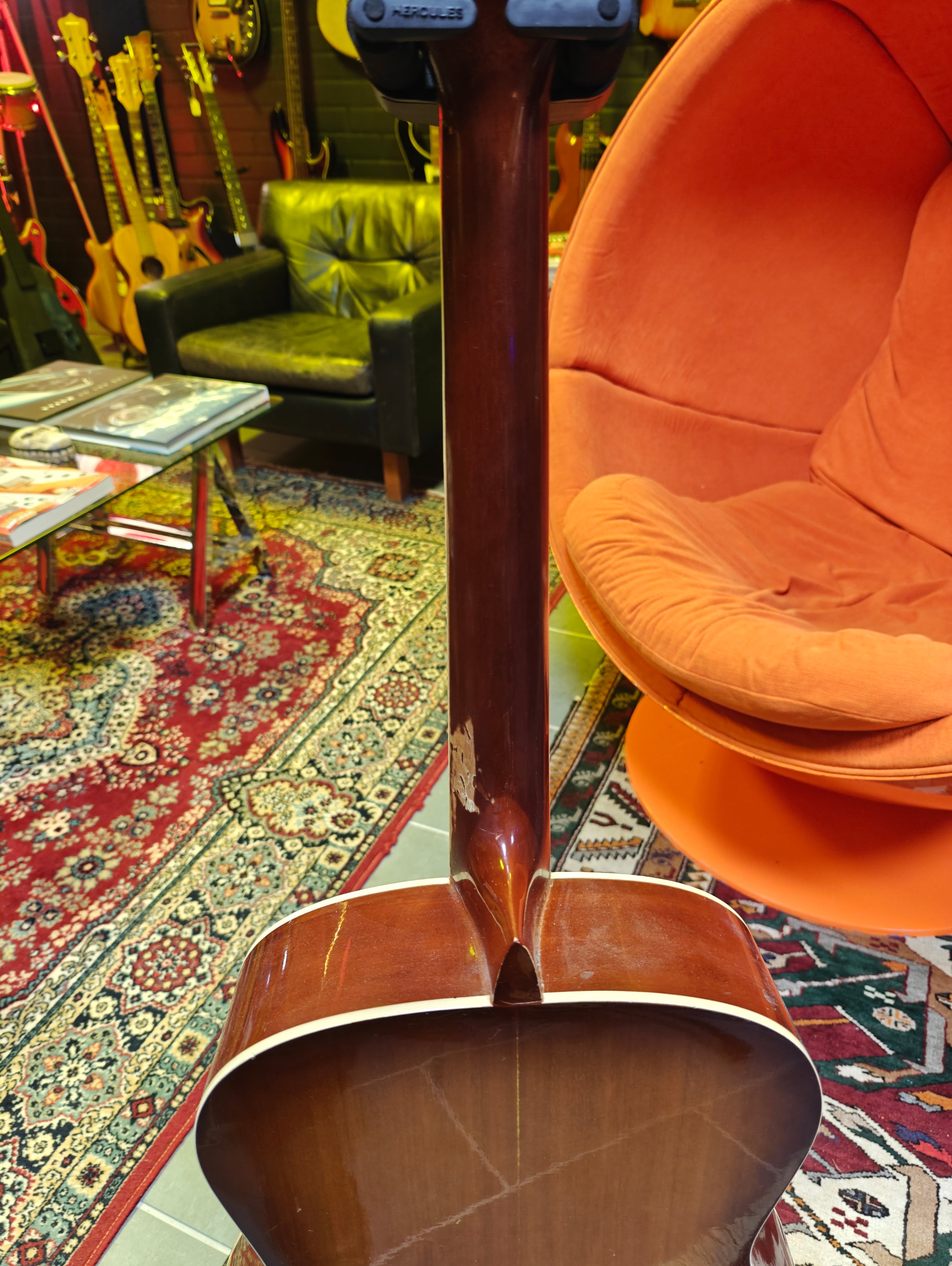 Regal RD-40 Rund hals akustisk resonatorgitarr