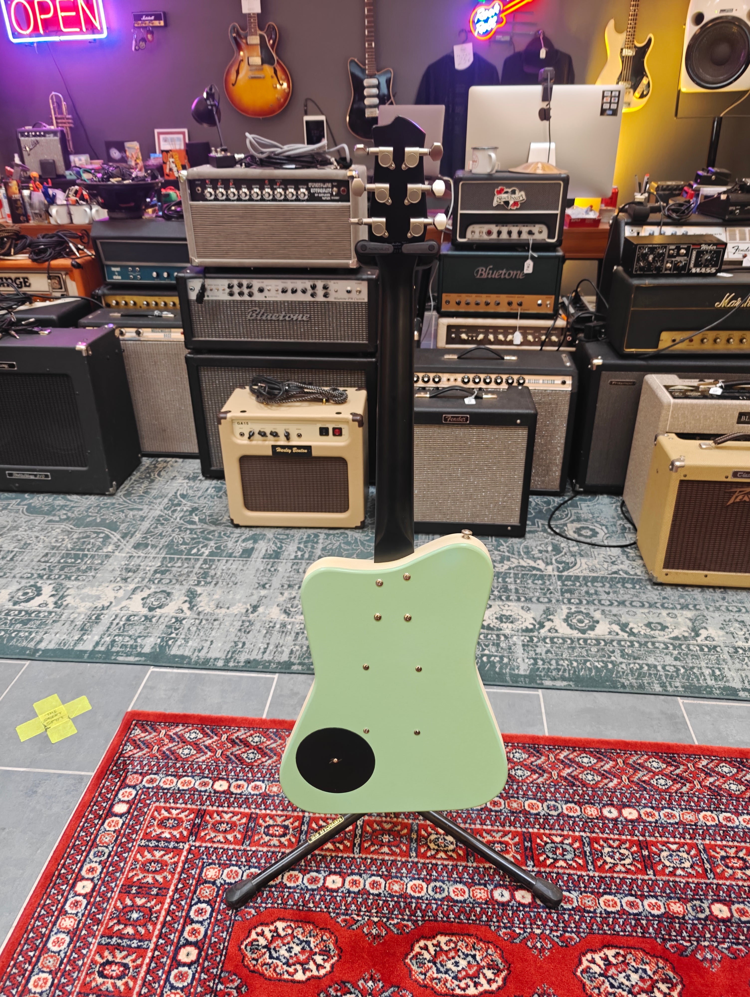 Danelectro Dano Pro Aqua 2007 Reissue – Tonefest Guitar Gallery
