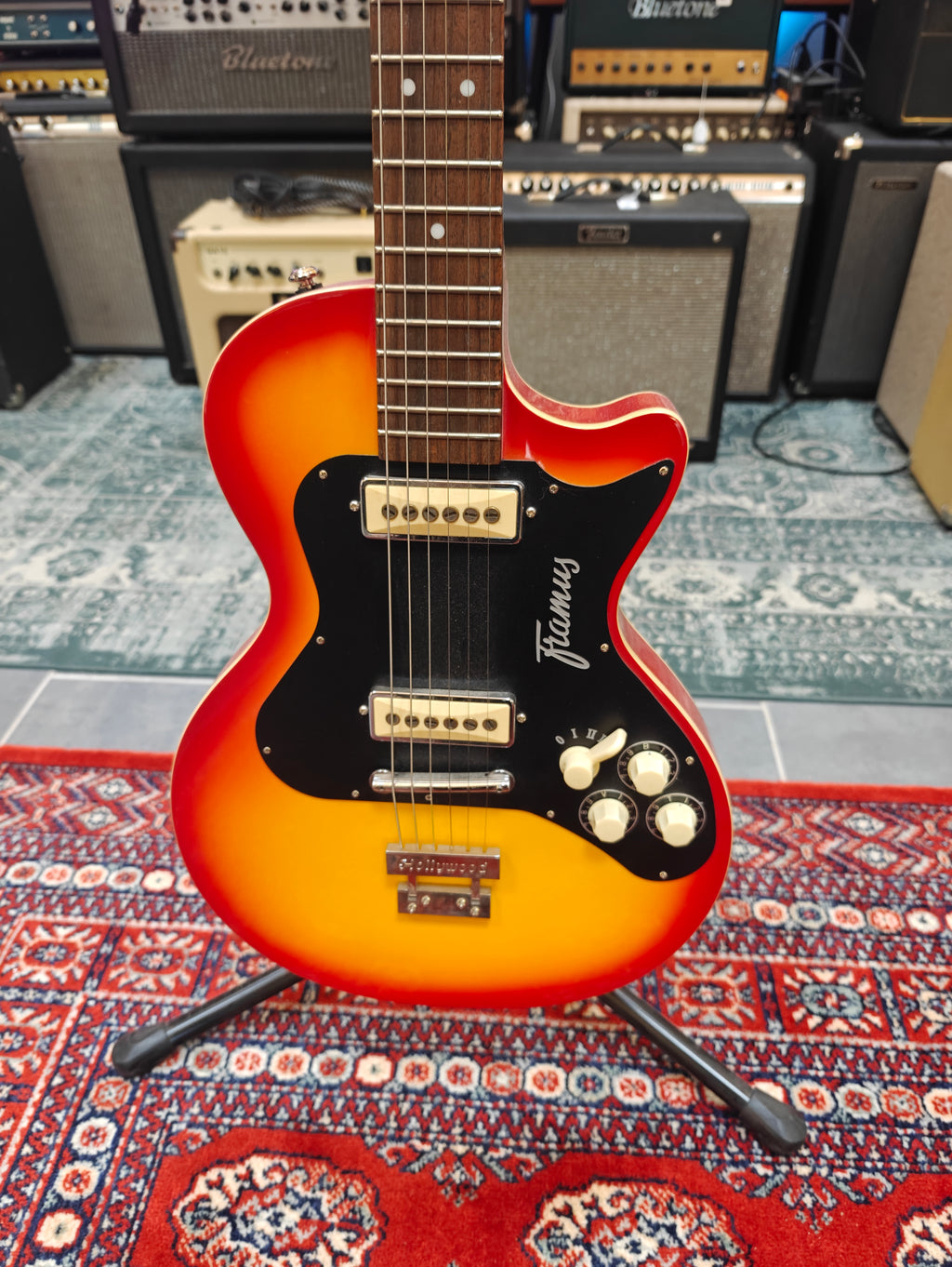Framus Hollywood Reissue