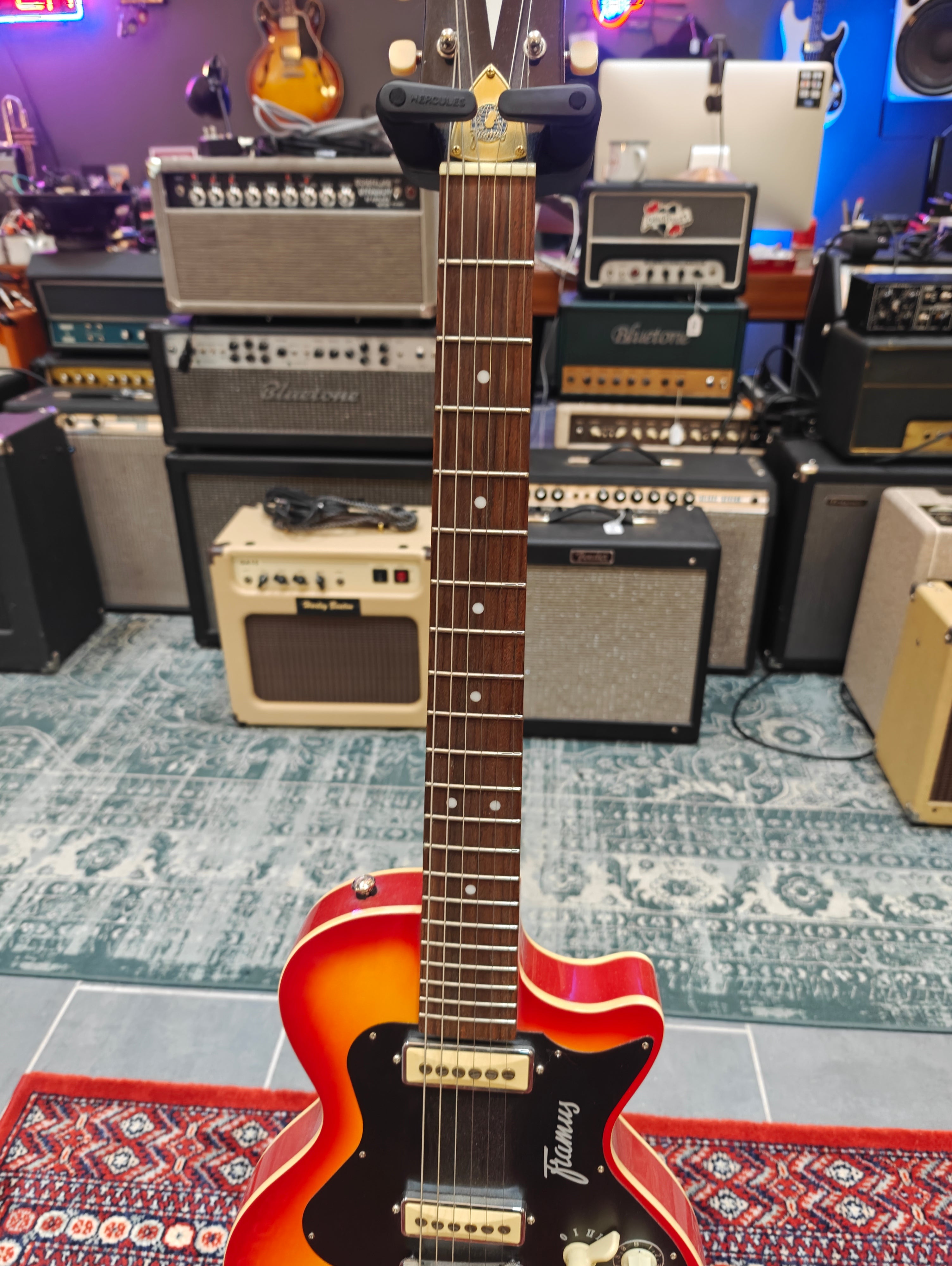 Framus Hollywood Reissue