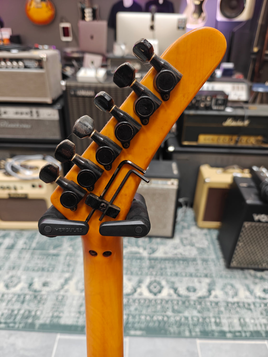 Kramer Reverse V Kramer JK-1000 1985 Reverse Headstock – Tonefest Guitar Gallery