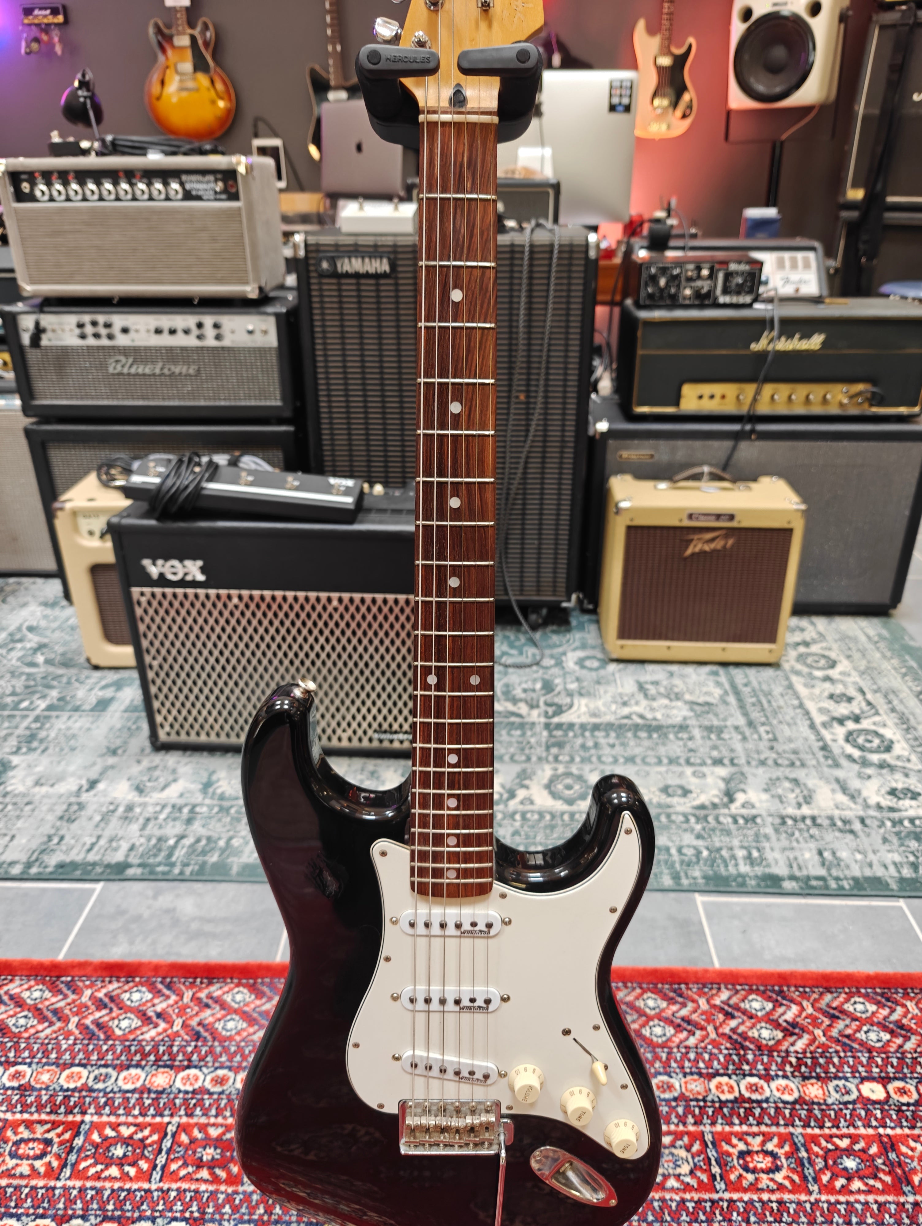 Squier Stratocaster Silver Series 1993 – Tonefest Guitar Gallery