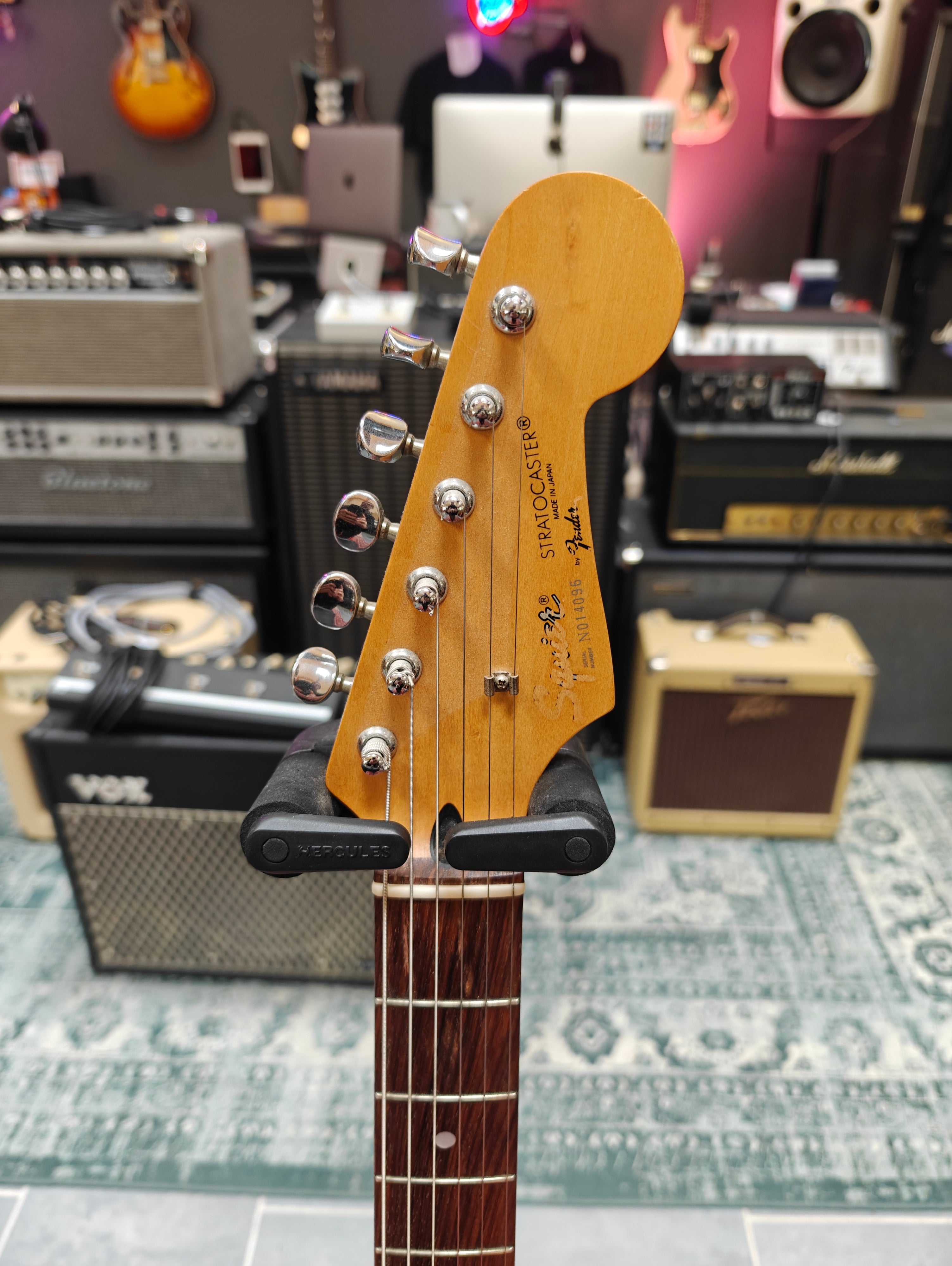 Squier Stratocaster Silver Series 1993 – Tonefest Guitar Gallery