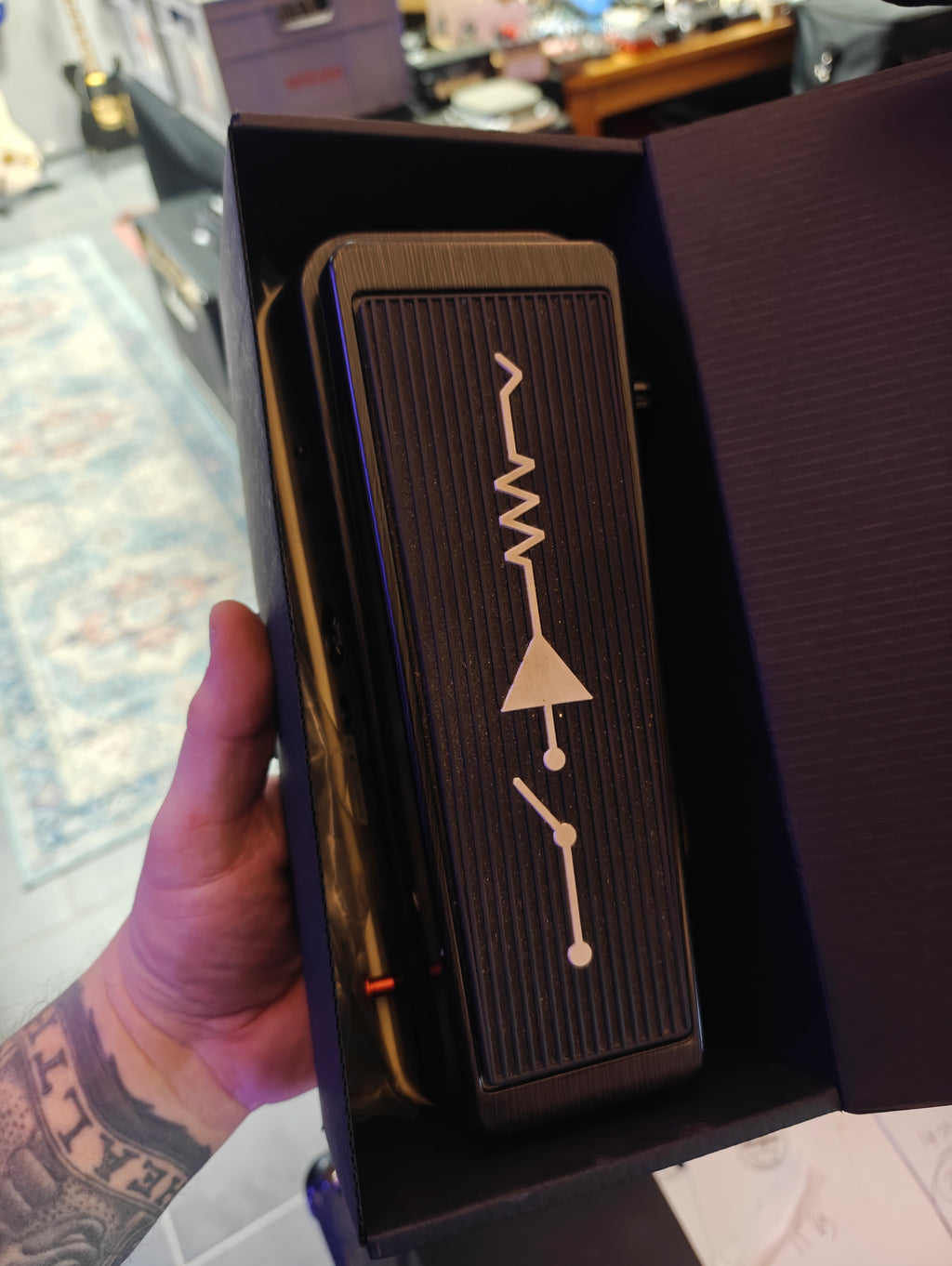 MXR MC404 cae wah