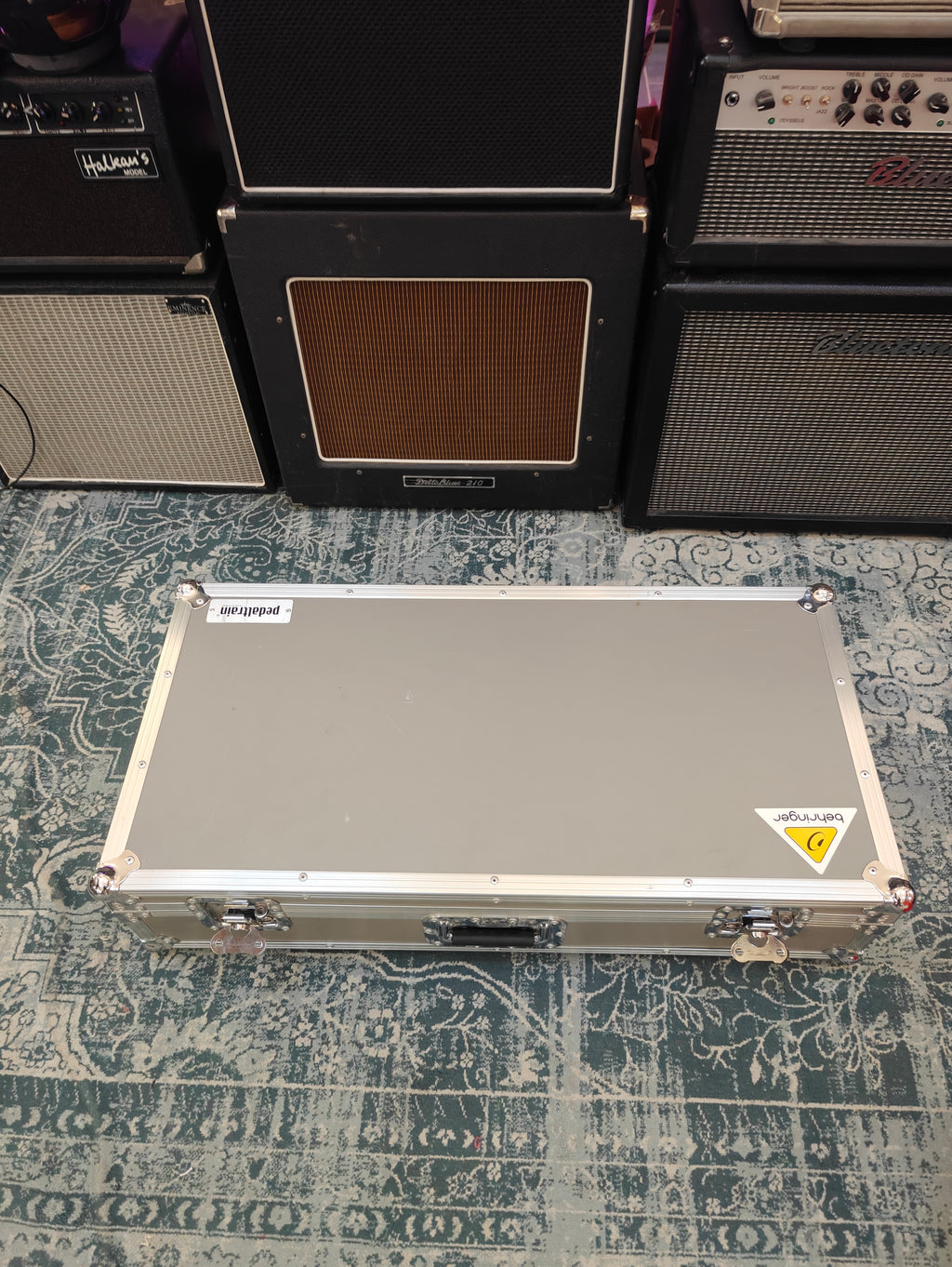 Pedaltrain Novo 32 w/ Mooer Macro Power 58