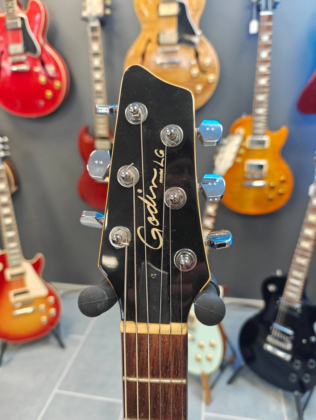Godin Model LG