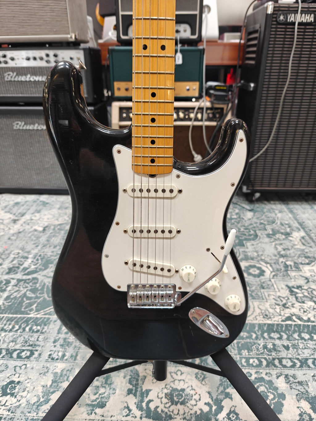 Fender Standard Stratocaster 1982