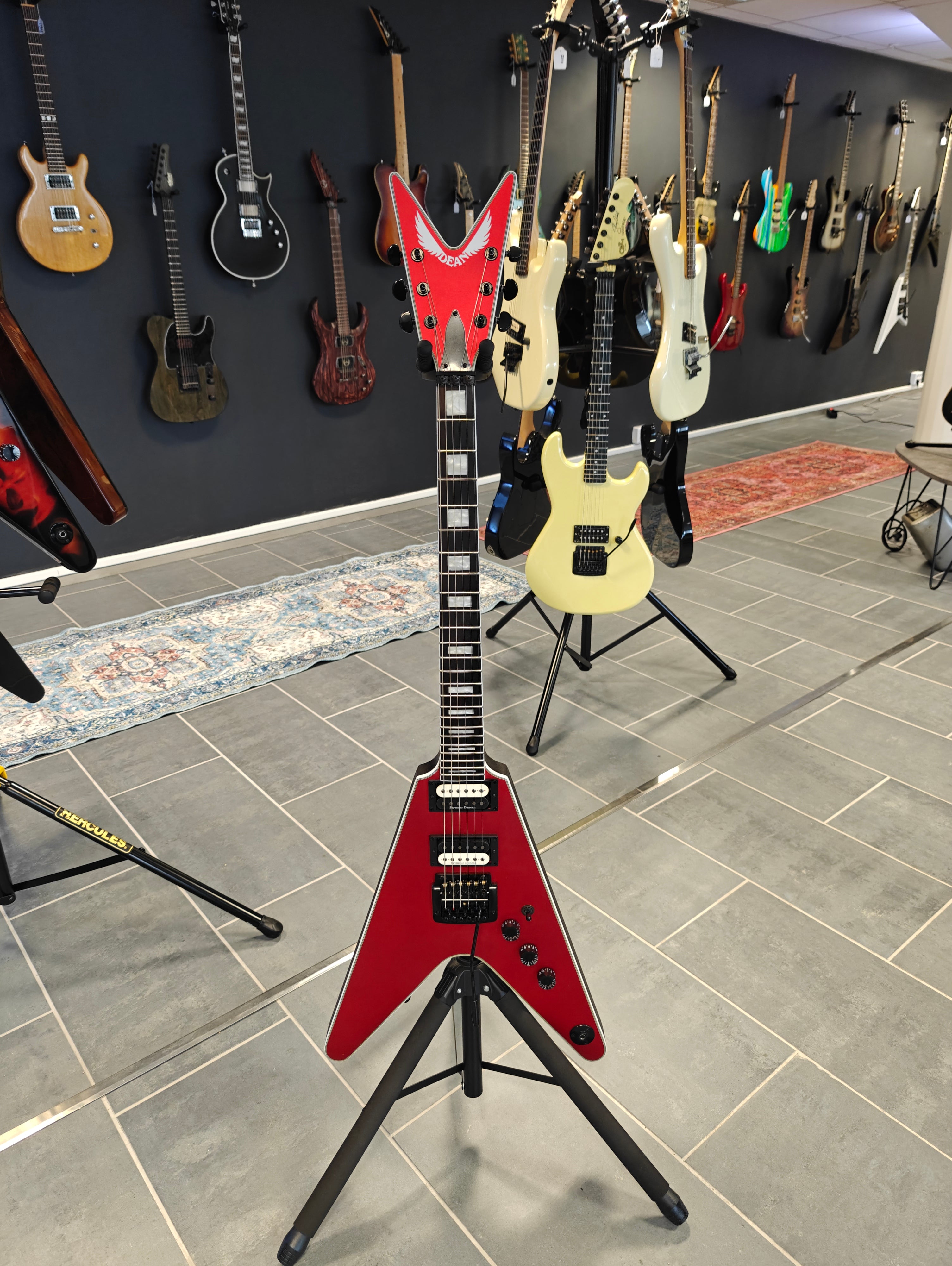 DEAN V Select 24 Kahler Metallic Red Satin