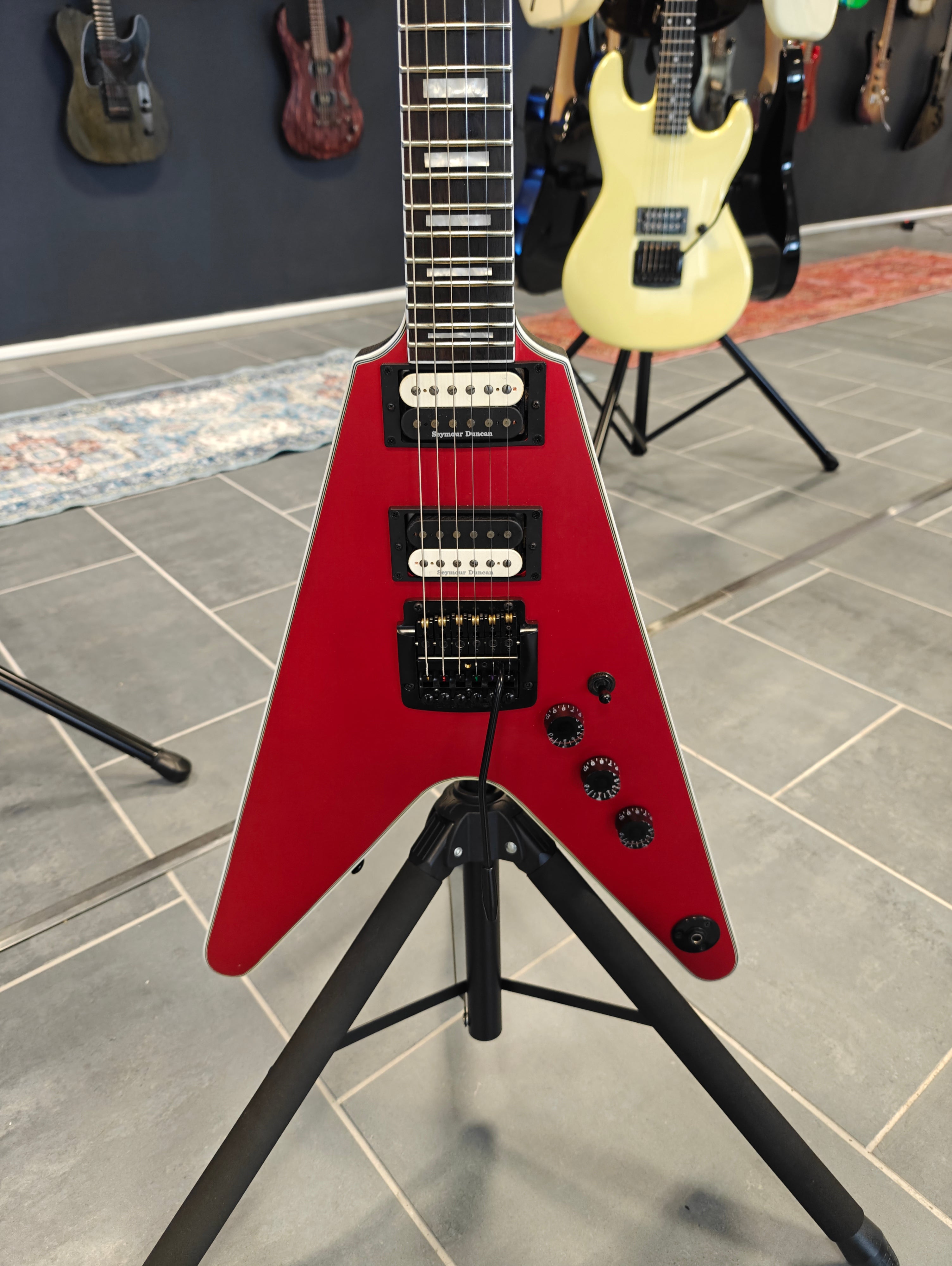 DEAN V Select 24 Kahler Metallic Red Satin