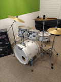 Pearl DMP905/C229 White Satin Pearl Decade Maple 20" Drumset
