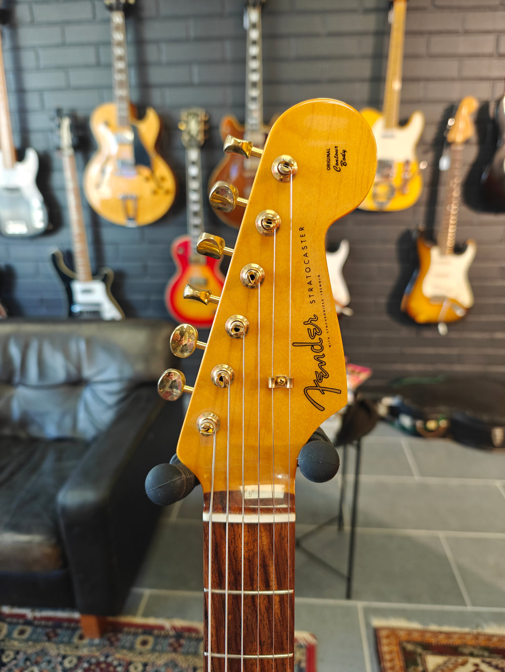 Fender Stratocaster Traditional 60s MIJ w/ Gold Hardware