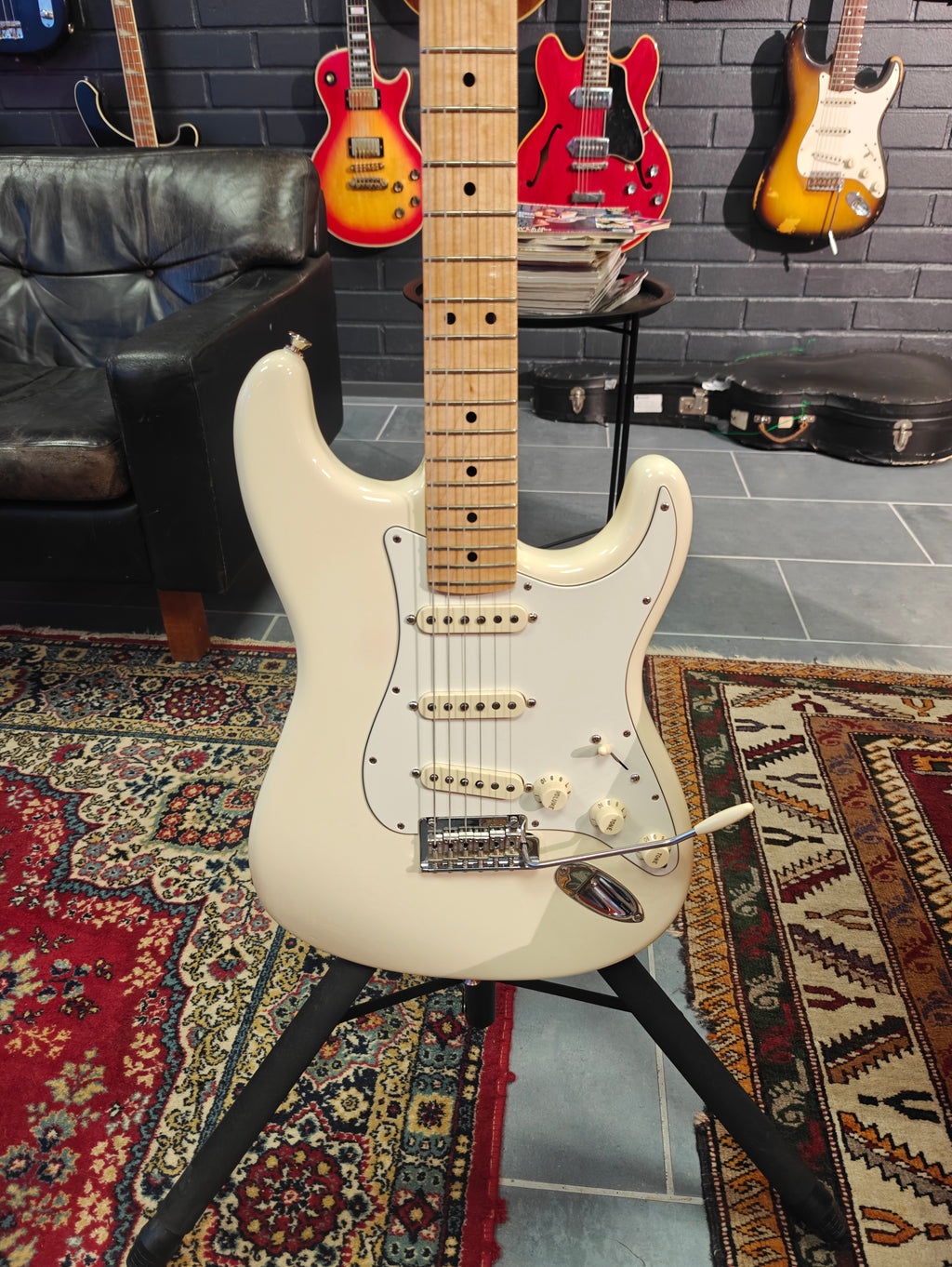 Fender American Pro Stratocaster 2019 Olympic White