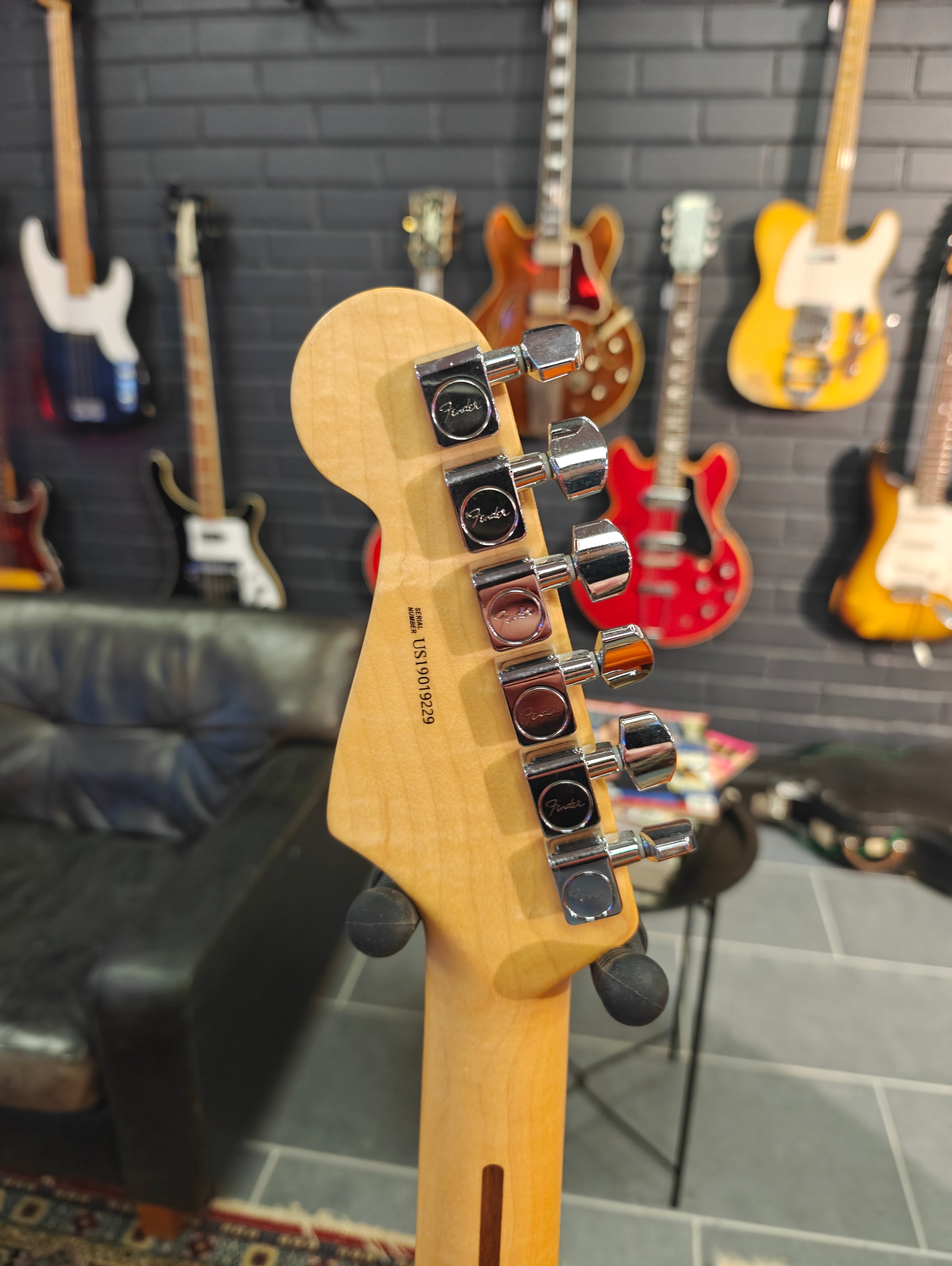 Fender American Pro Stratocaster 2019 Olympic White