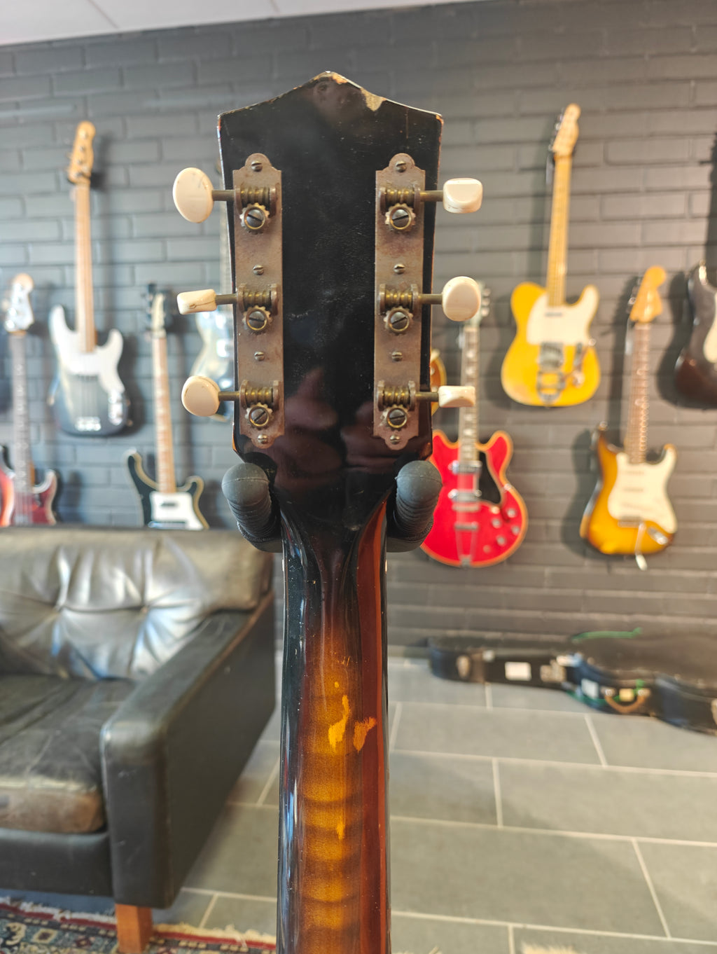 Harmony H1215 Archtone