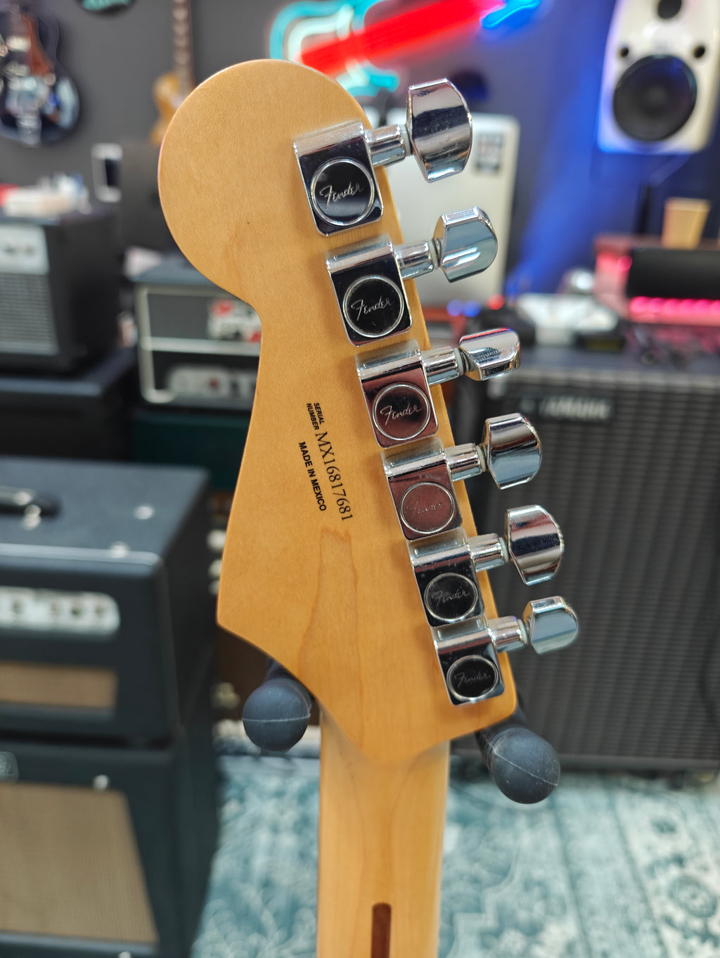 Fender Standard Stratocaster 2016