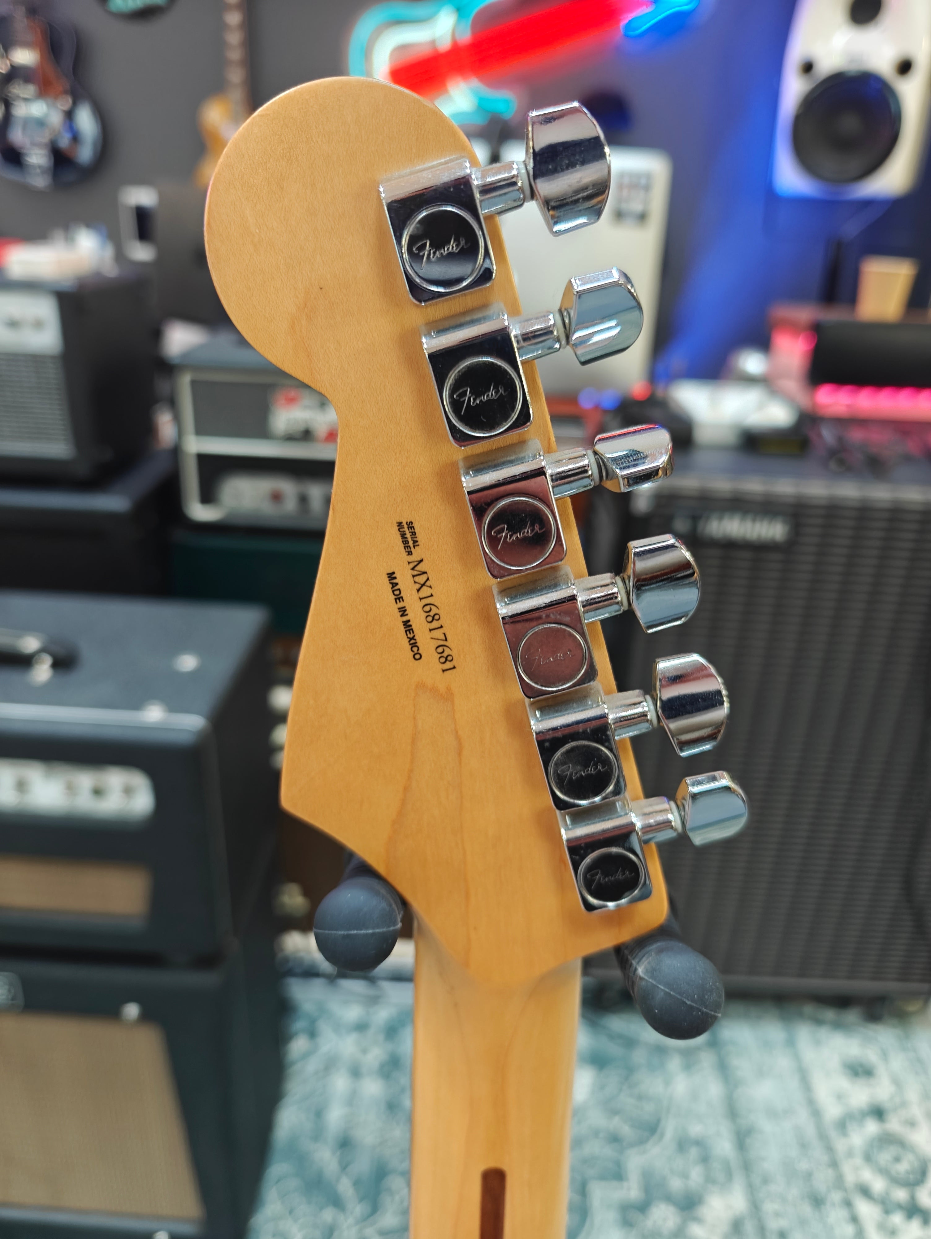 Fender Standard Stratocaster 2016