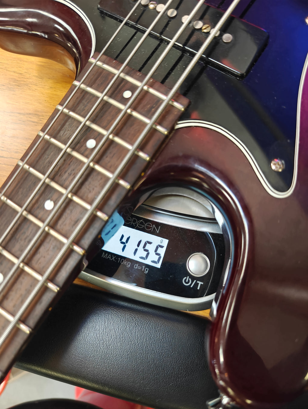 Guild B-302 1977