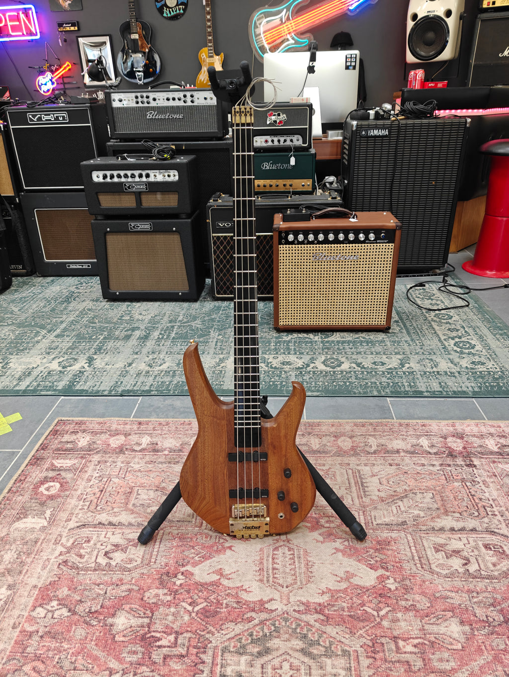 Status Series 3000 Walnut