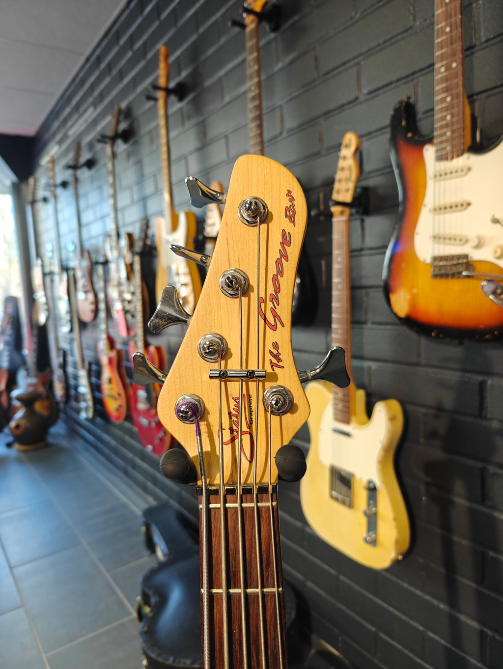 Status The Groove Bass V